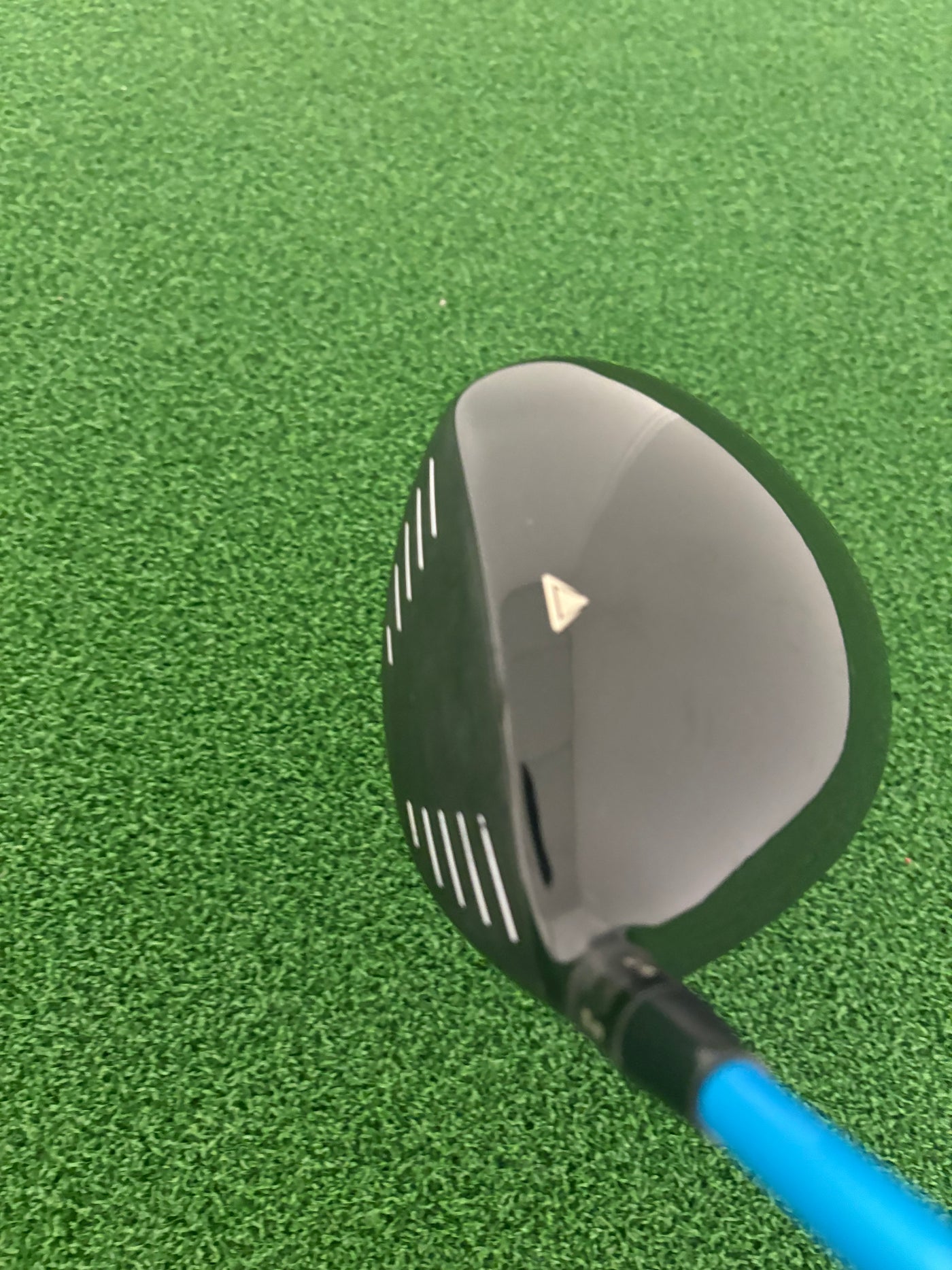 Titleist 915D3 9.5* (Stiff)