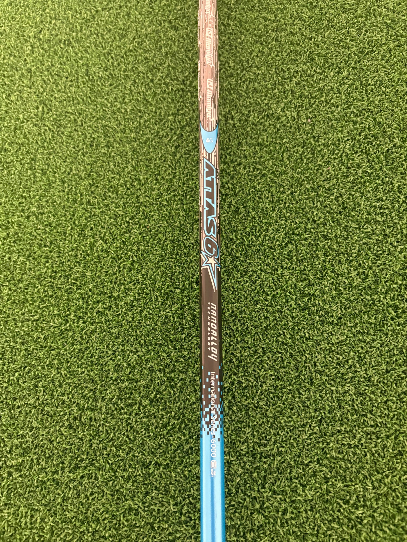 Titleist 915D3 9.5* (Stiff)