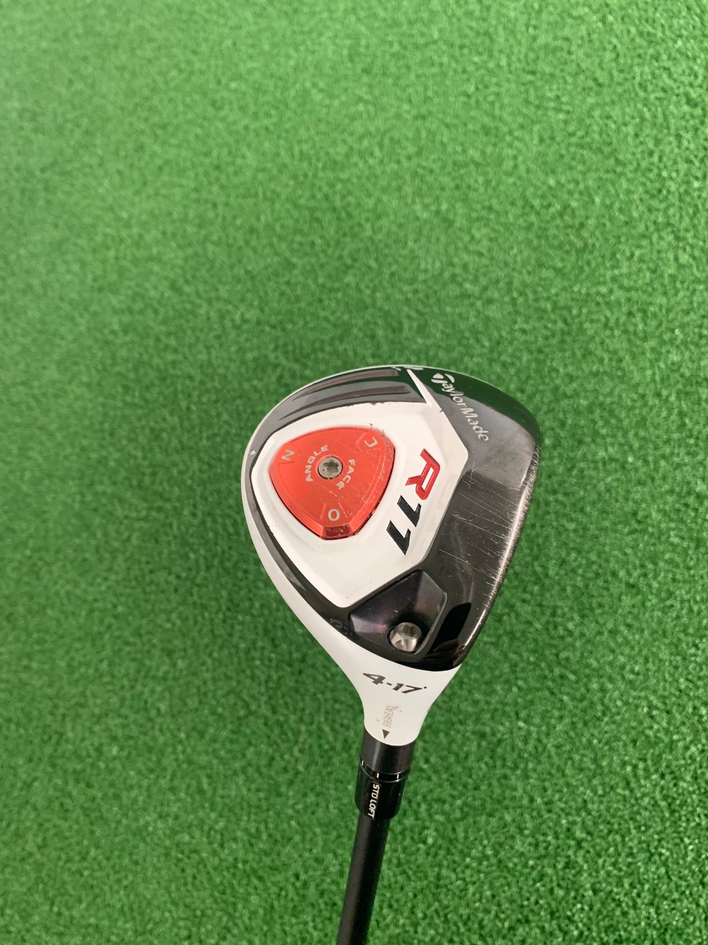 Taylormade R11 17* 4 Wood (Stiff)