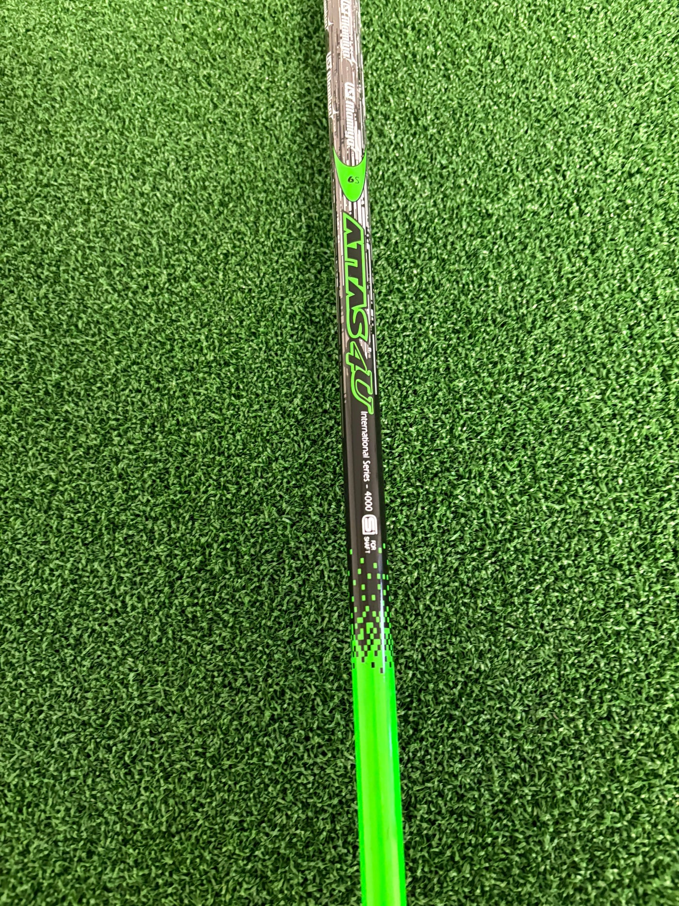 Titleist 913D3 9.5* (Stiff)