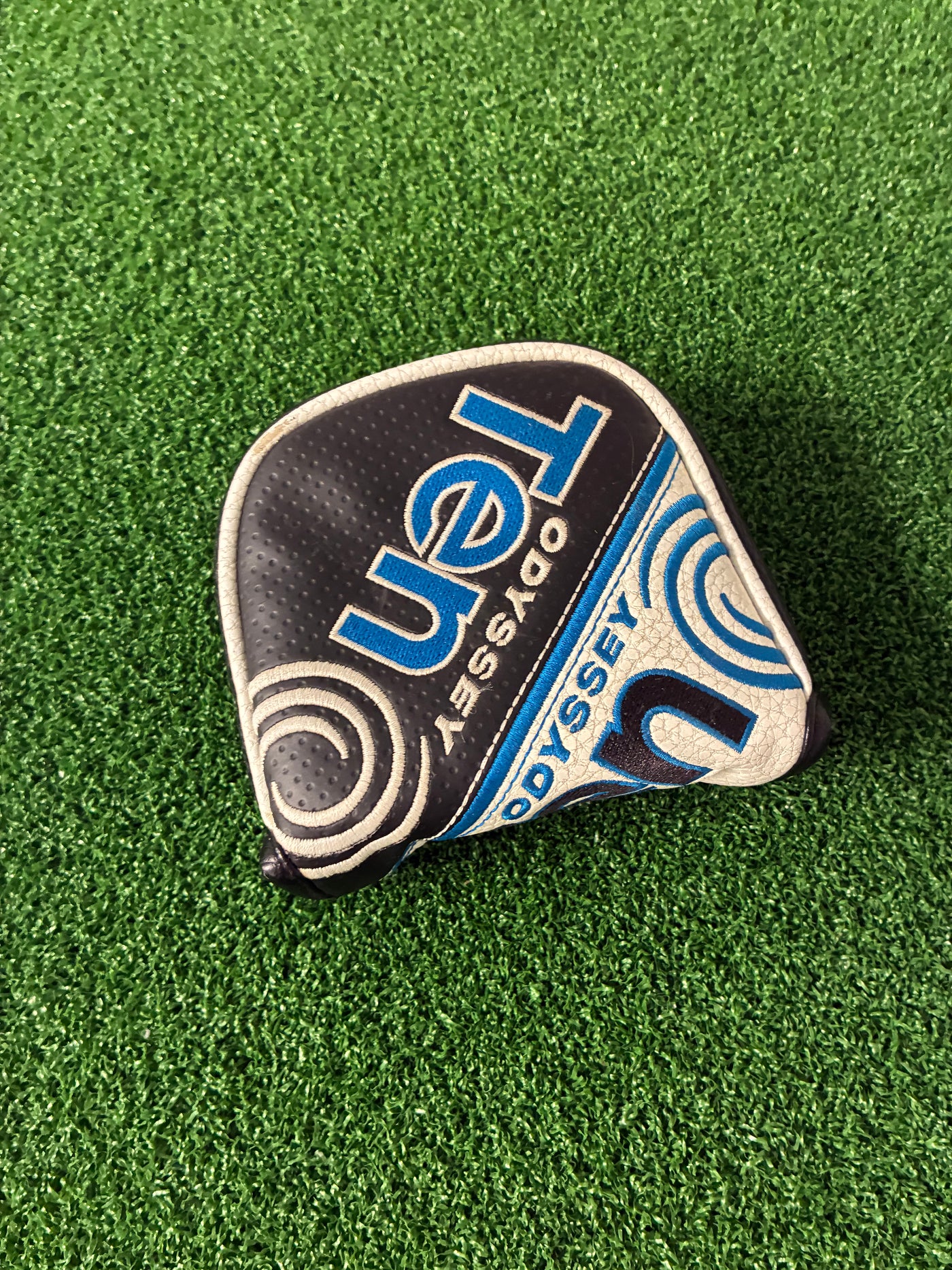 Odyssey 2-Ball Ten Triple Track (33")