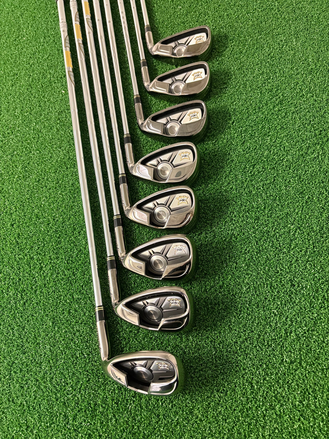 TaylorMade XR(2008) 5-PW + AW + SW