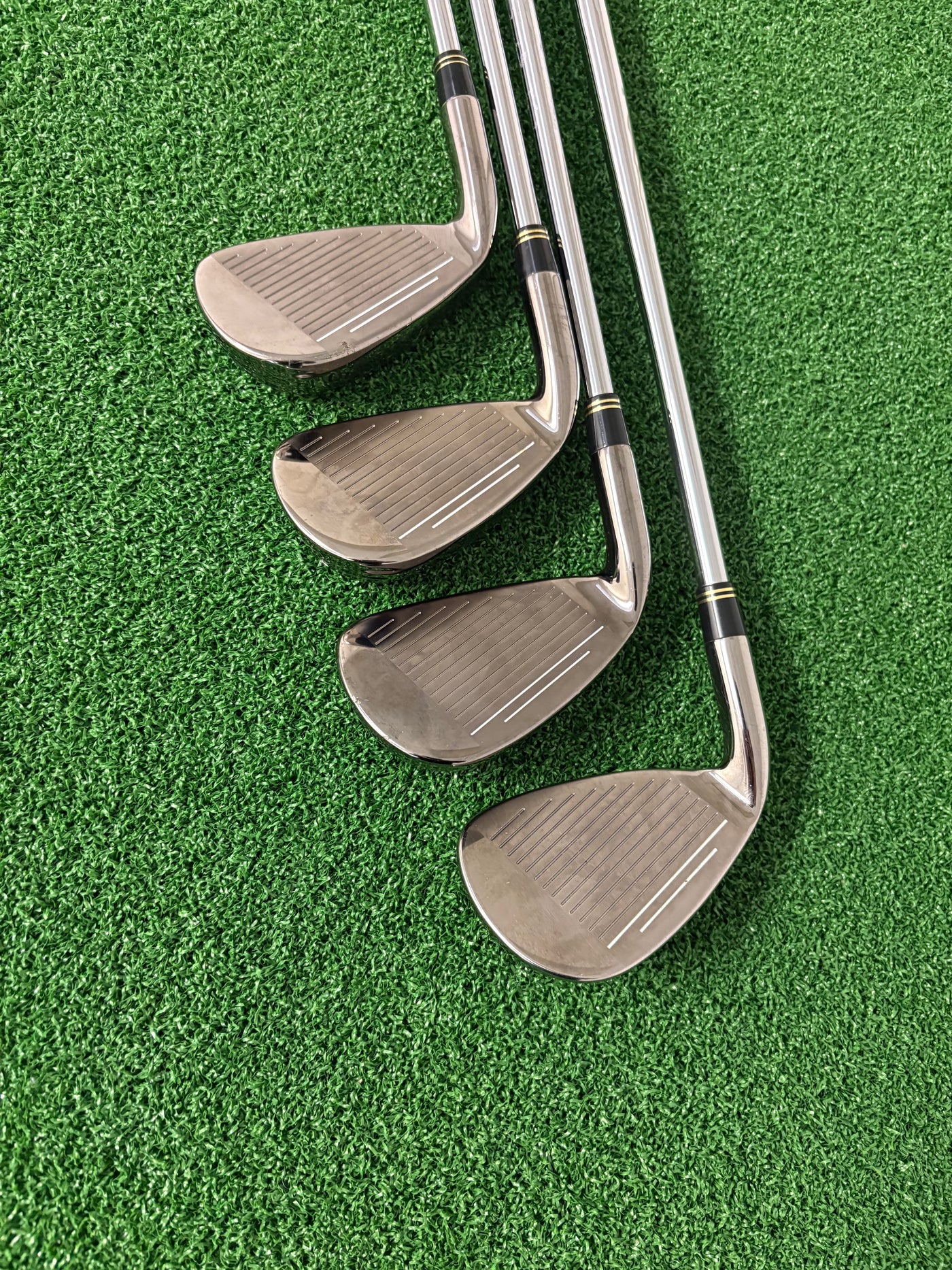 TaylorMade XR(2008) 5-PW + AW + SW