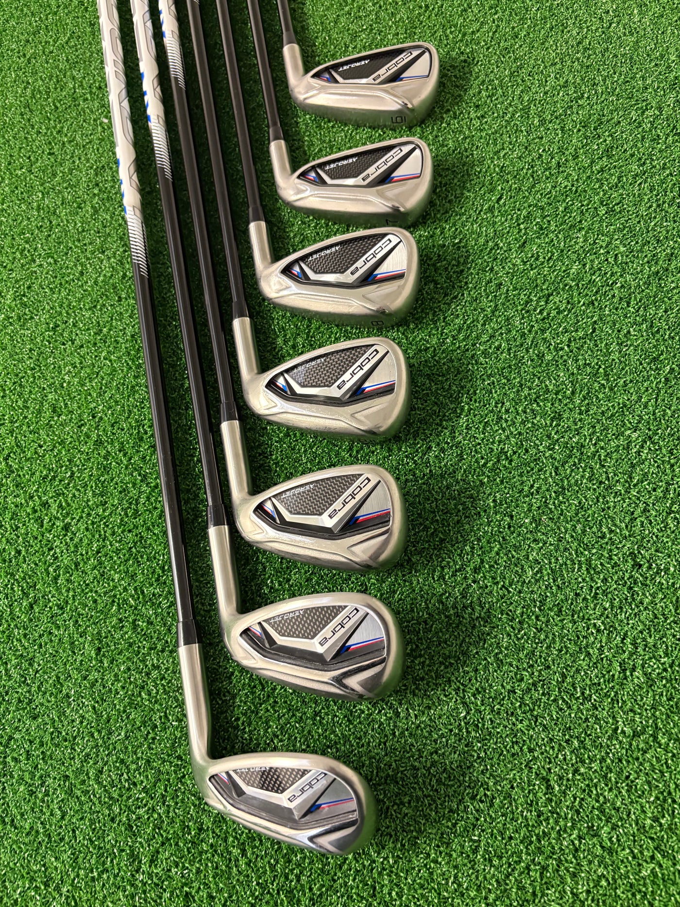 Cobra AEROJET 6-PW + GW + SW (Stiff)