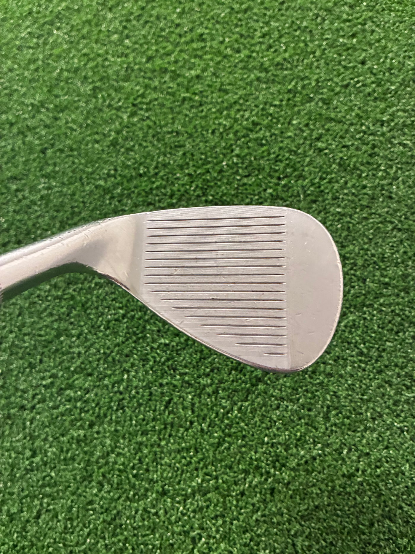 Titleist Vokey SM8 F Grind 52*