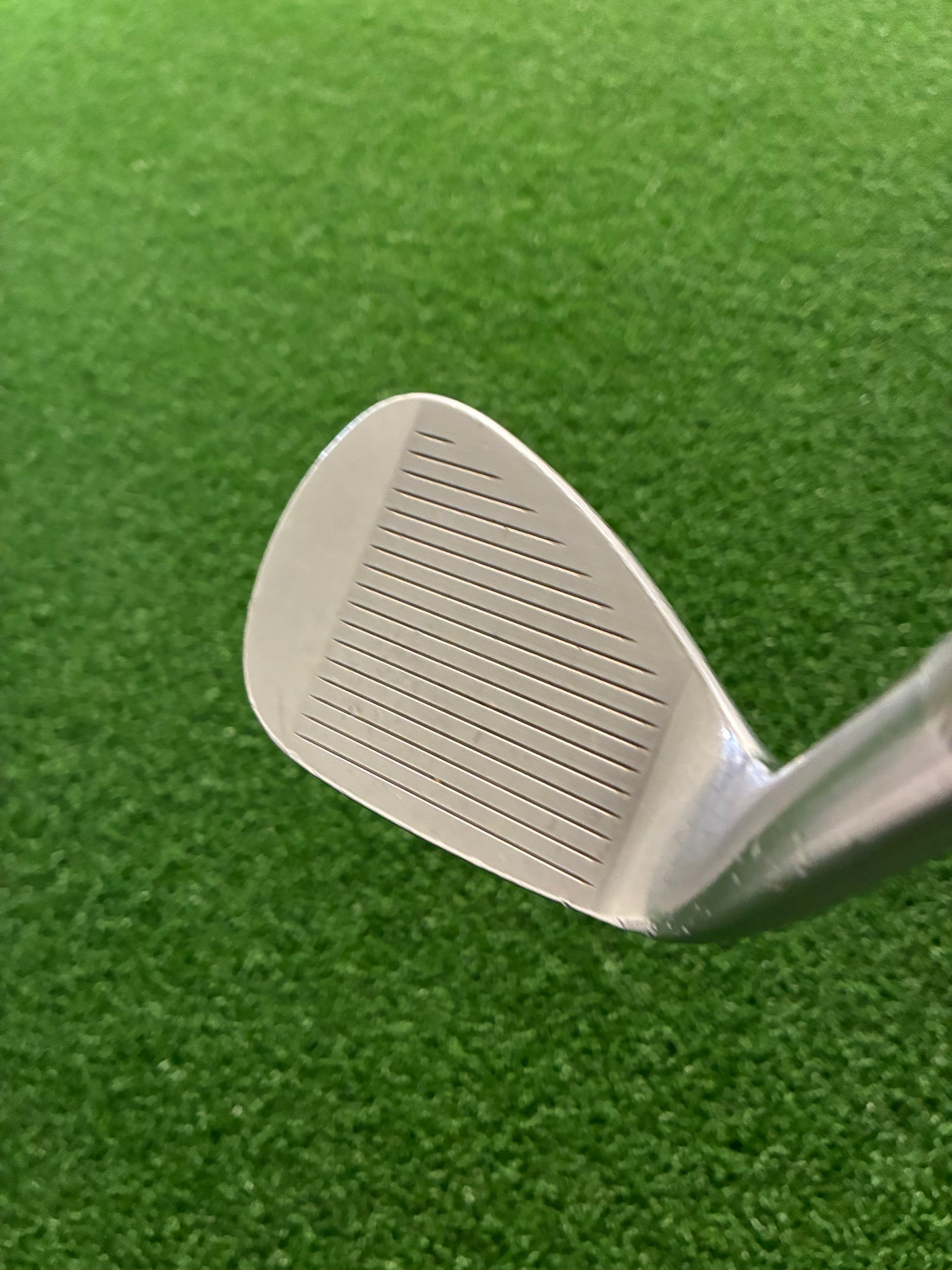 Titleist Vokey SM8 F Grind 52*
