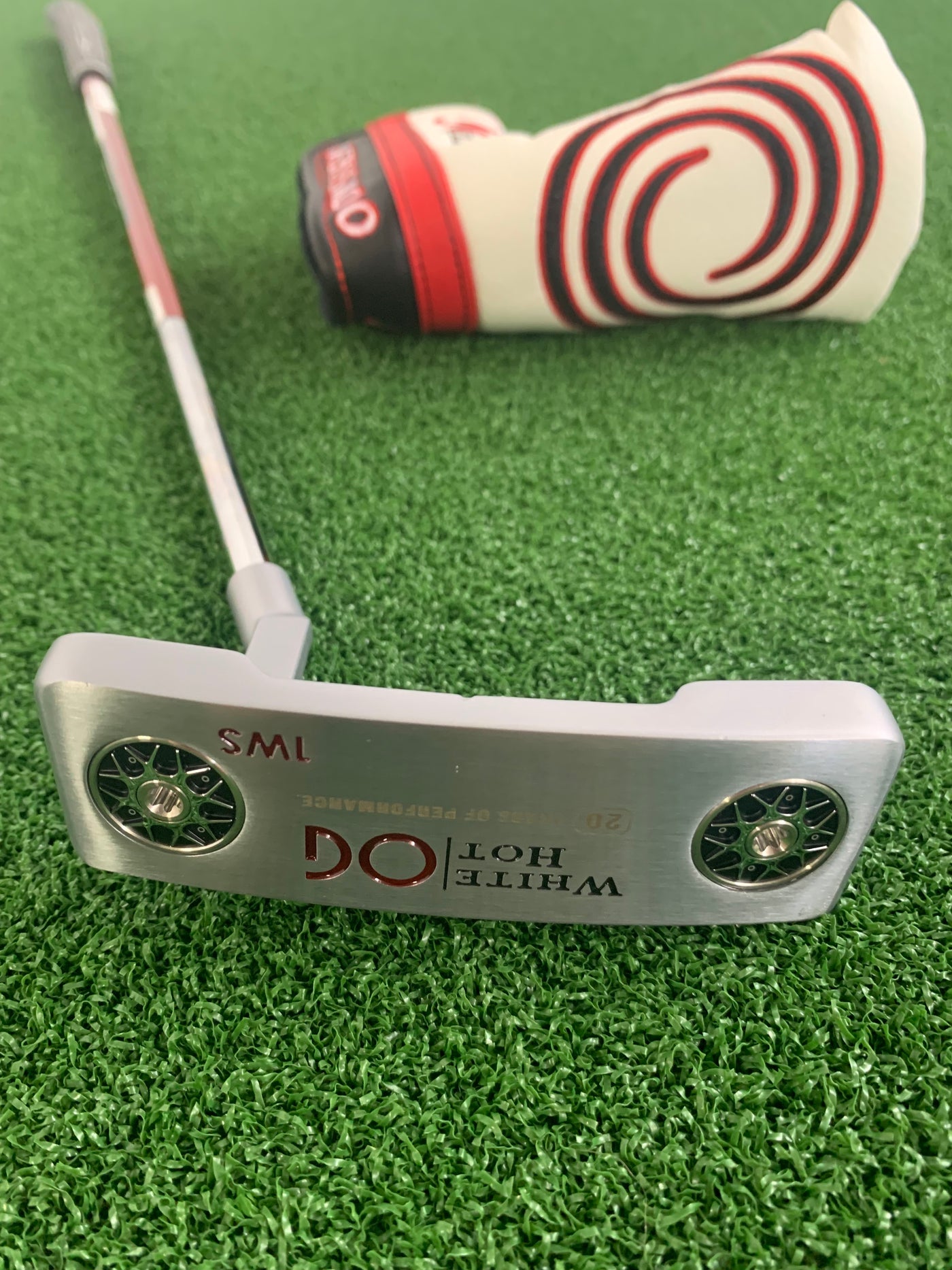 Odyssey White Hot OG #1WS (33") *NEW*