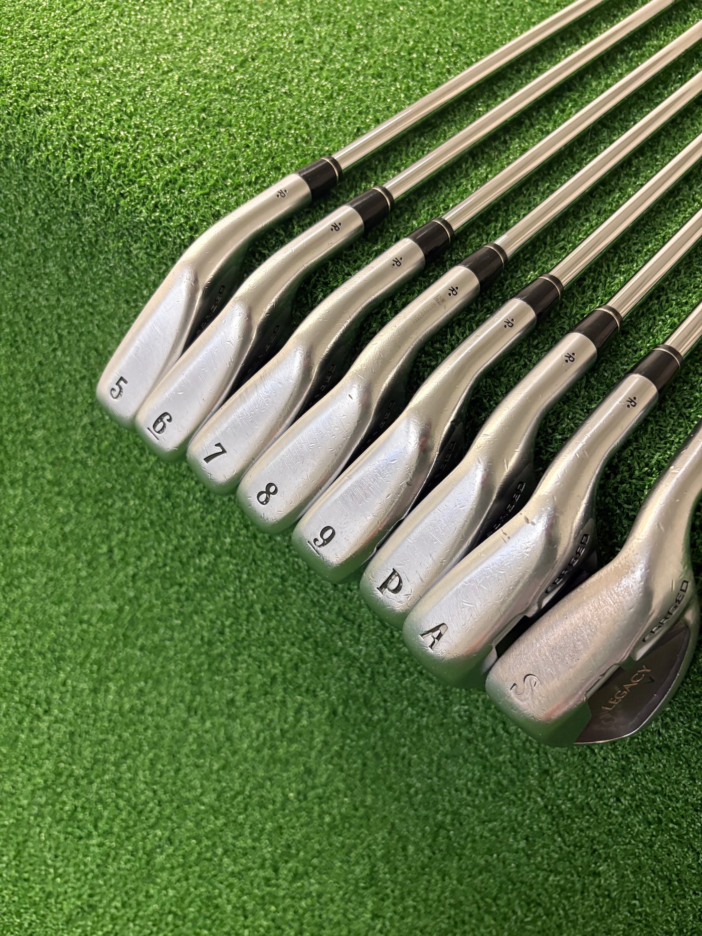 Callaway Legacy Forged 5-PW + AW + SW (Stiff)