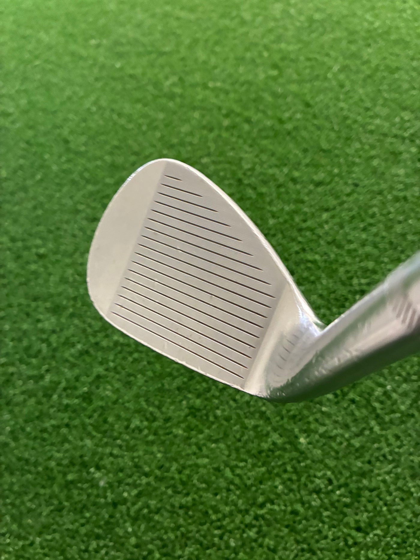Titleist Vokey SM8 F Grind 52*