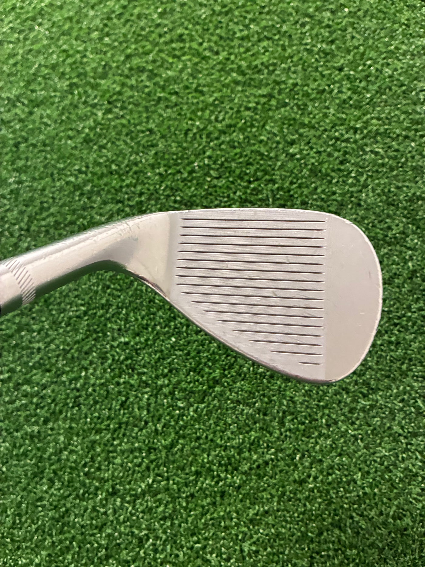 Titleist Vokey SM8 F Grind 52*