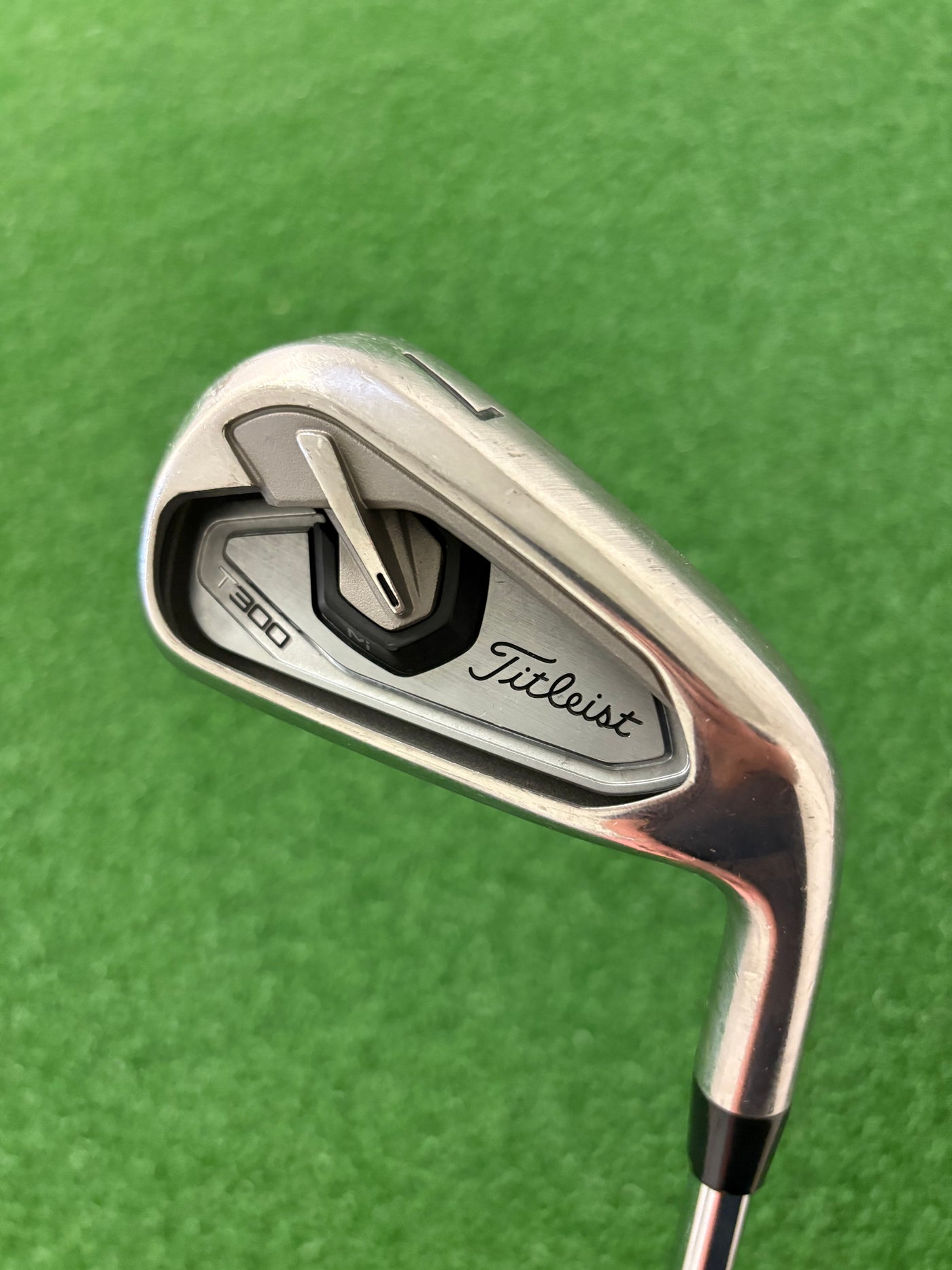 Titleist T-300 6-PW (Stiff)