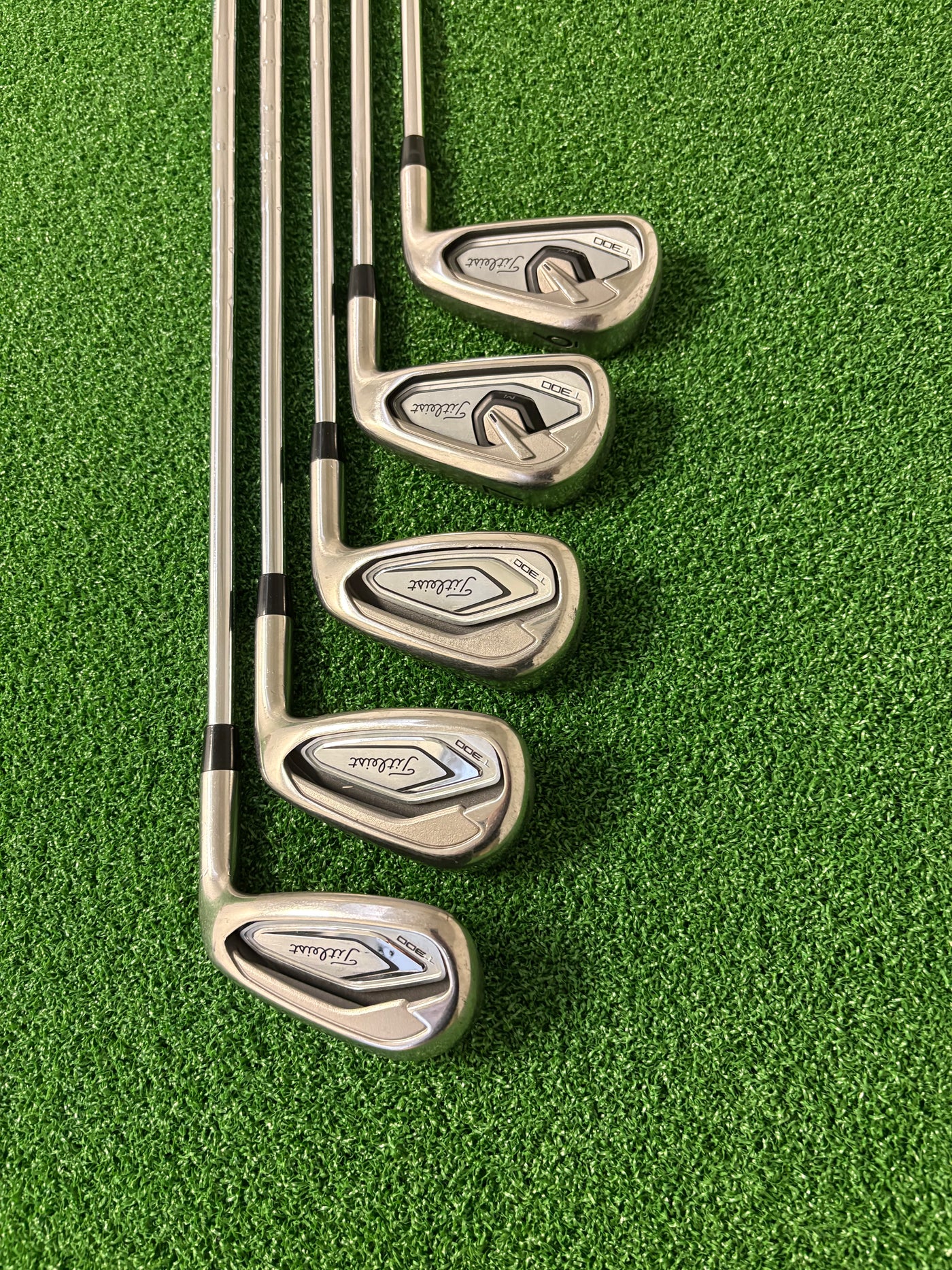 Titleist T-300 6-PW (Stiff)