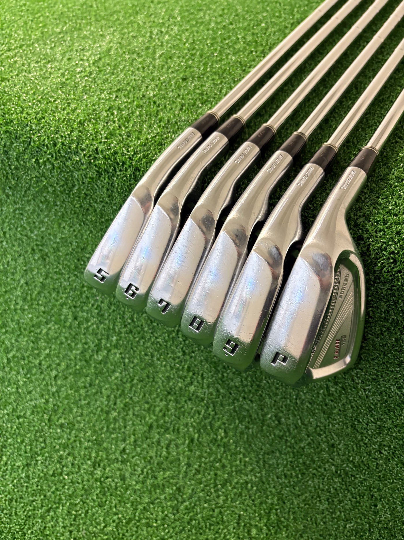 Bridgestone Tour Stage X-Blade 703 5-PW (Stiff)