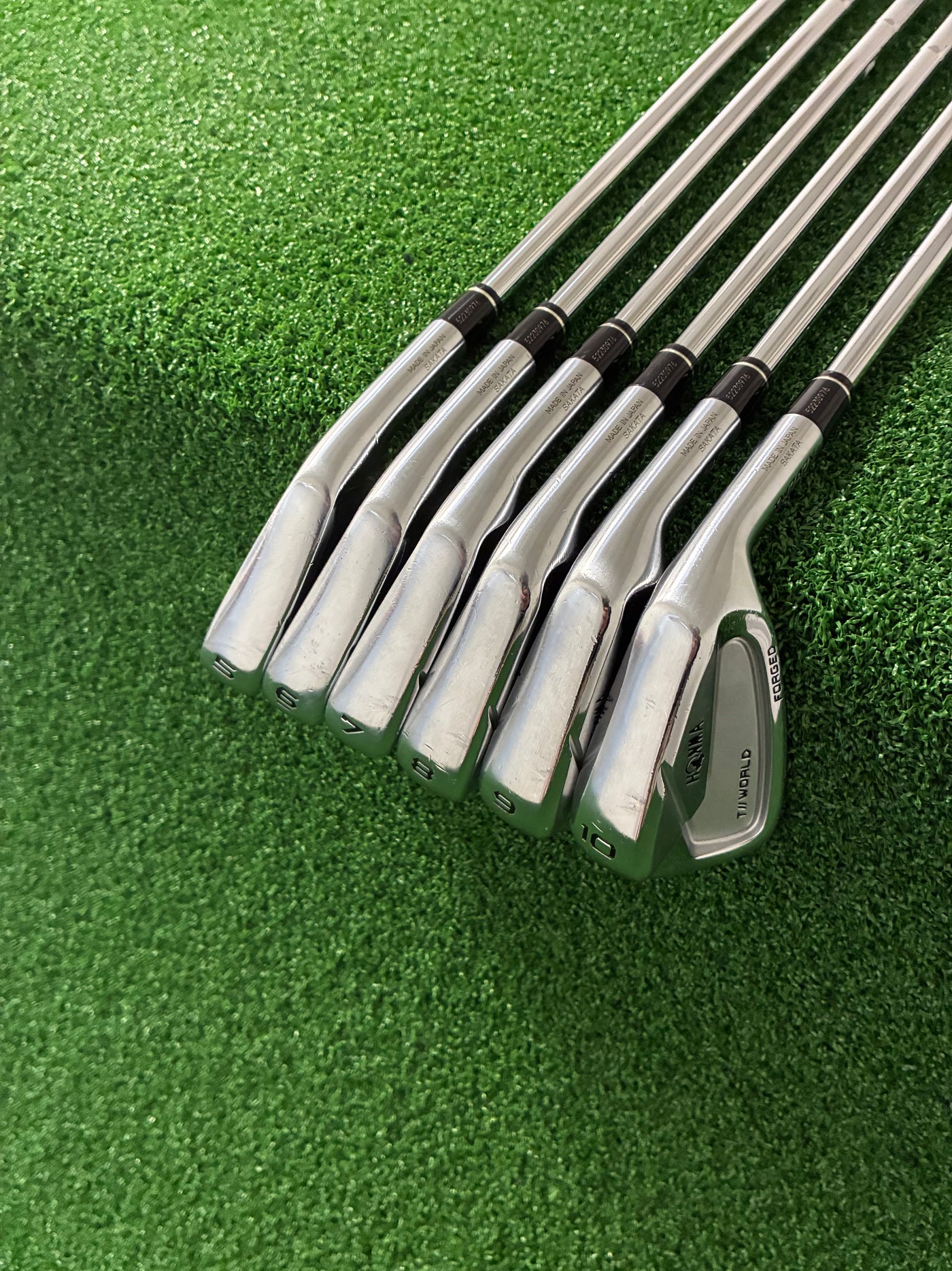 Honma Tour World TW747V 5-PW (Stiff)