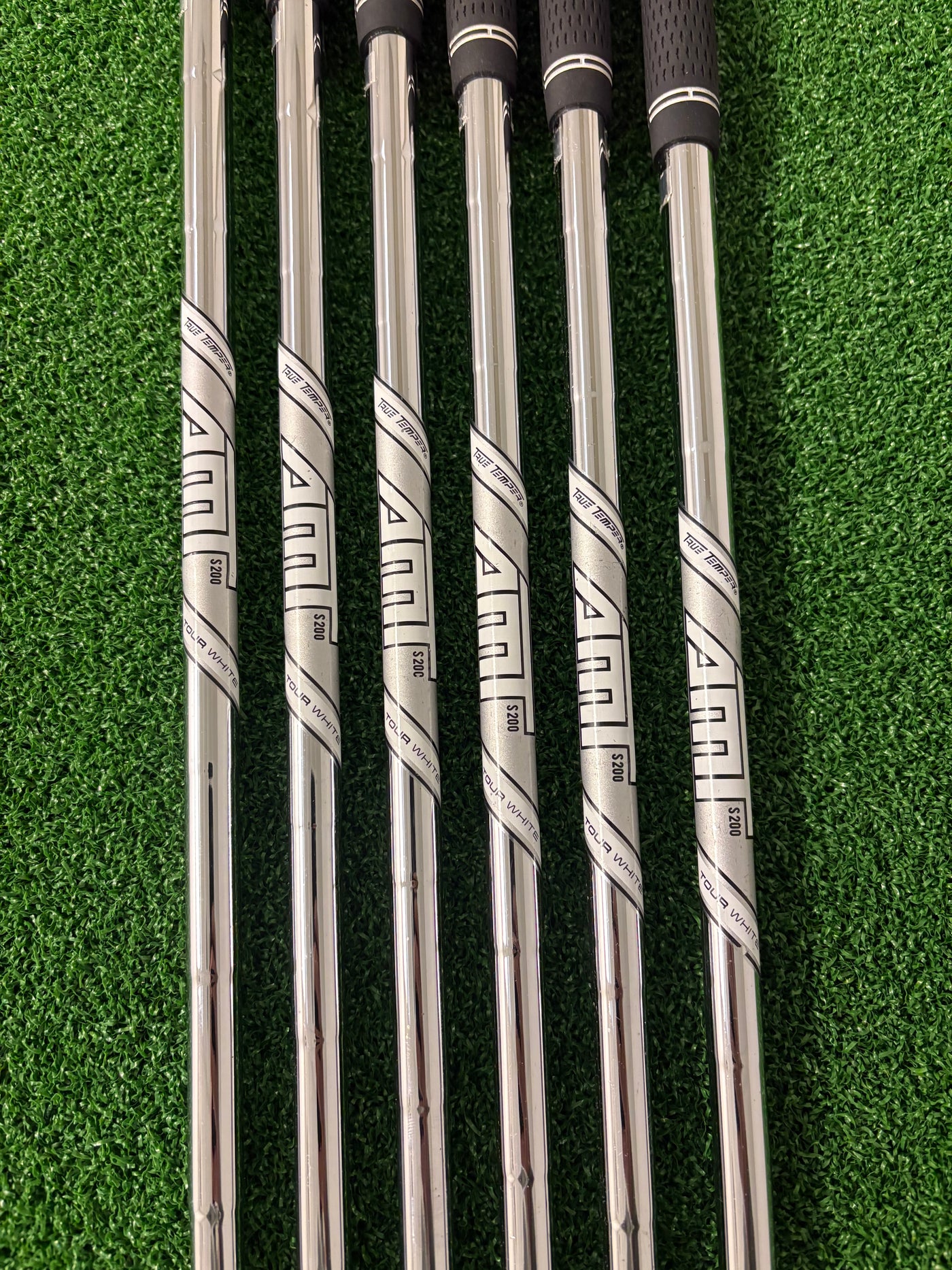 Honma Tour World TW747V 5-PW (Stiff)