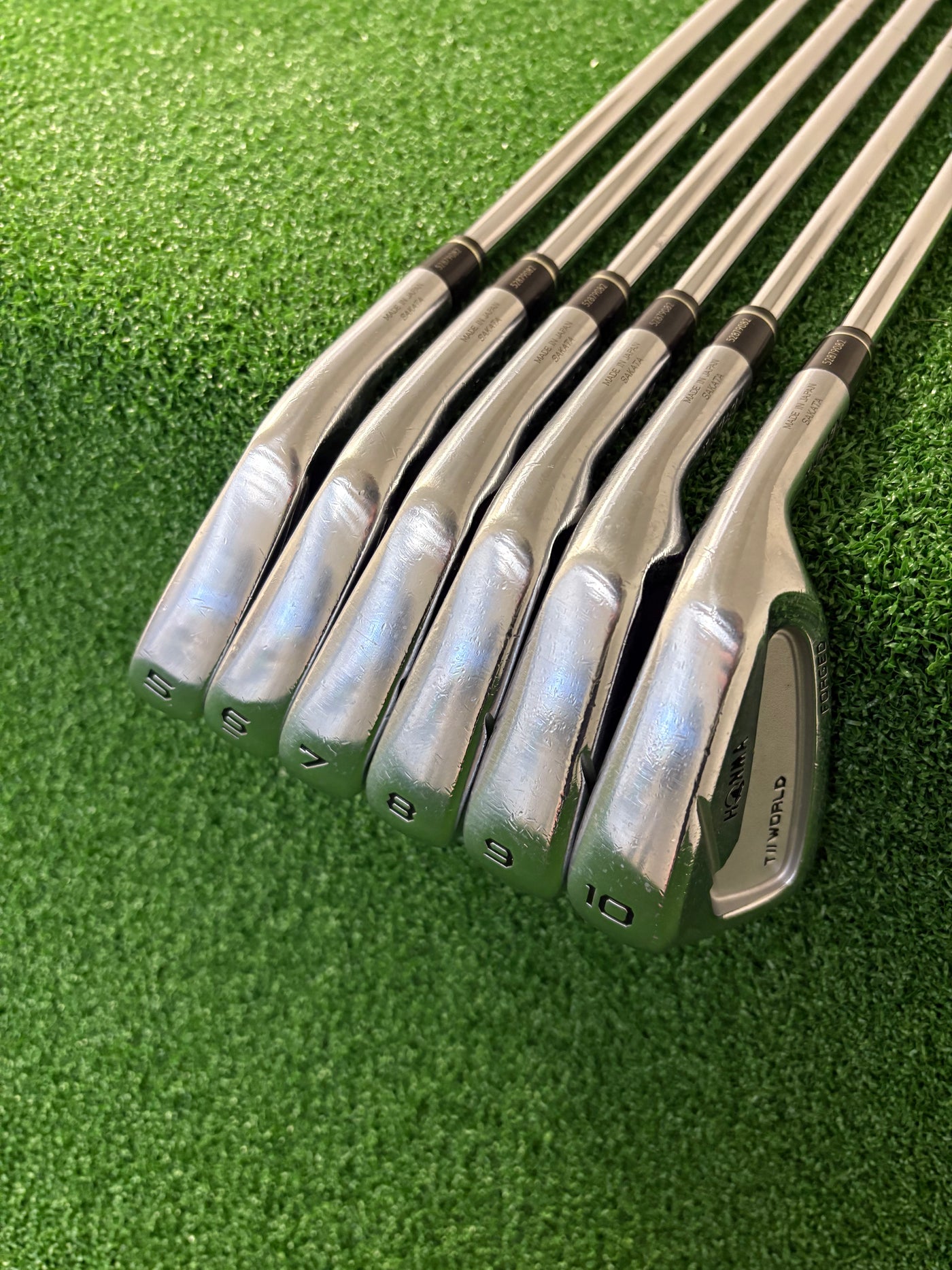 Honma Tour World TW747V 5-PW (Stiff)