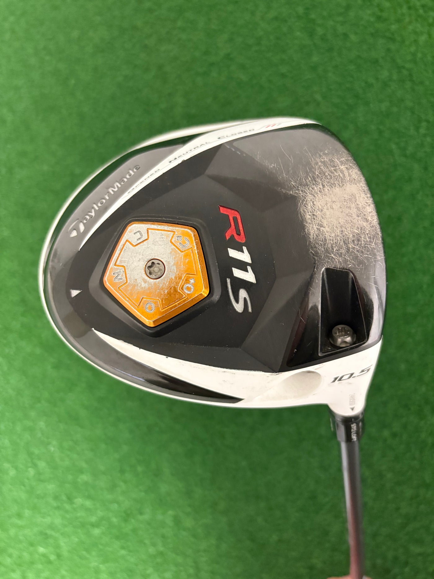 Taylormade R11S 10.5* (Stiff)