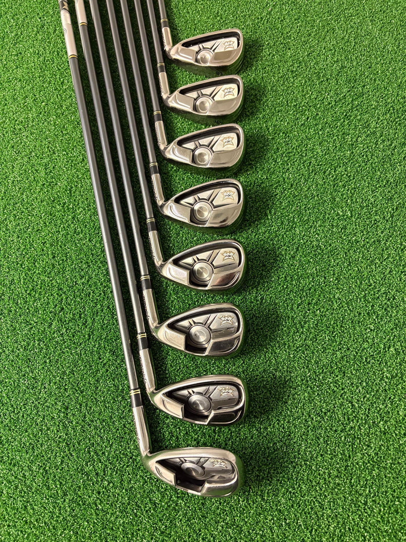 Taylormade XR (2008) 5-PW + AW + SW (Regular)