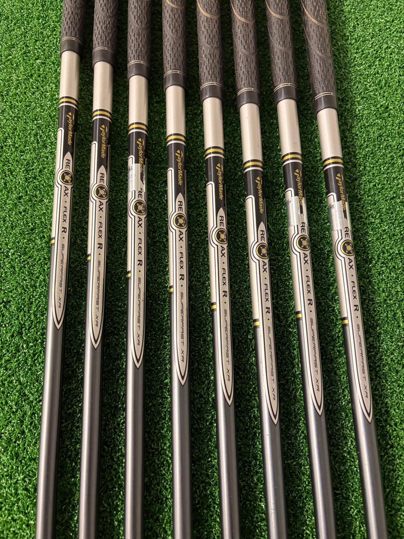 Taylormade XR (2008) 5-PW + AW + SW (Regular)