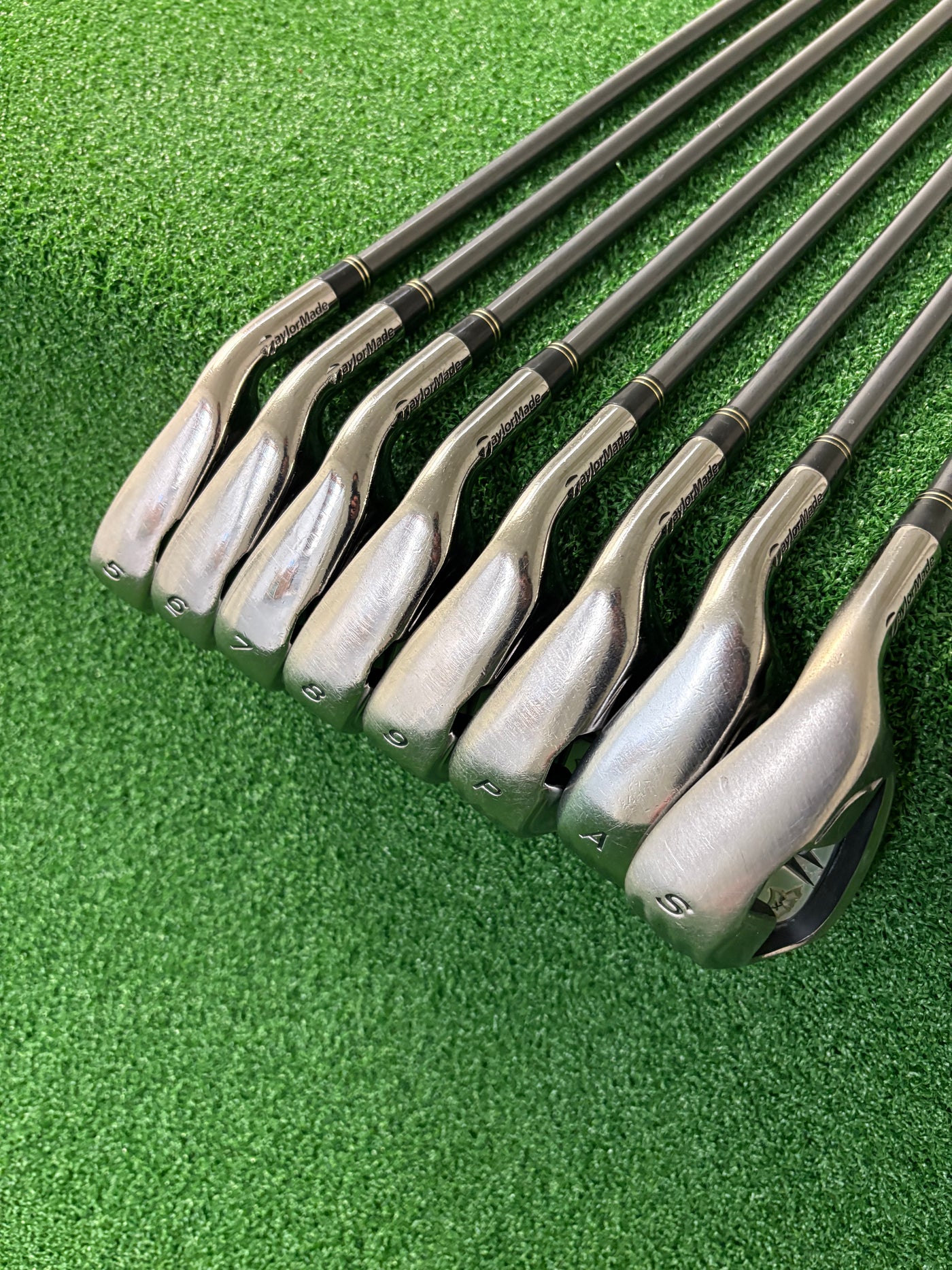 Taylormade XR (2008) 5-PW + AW + SW (Regular)