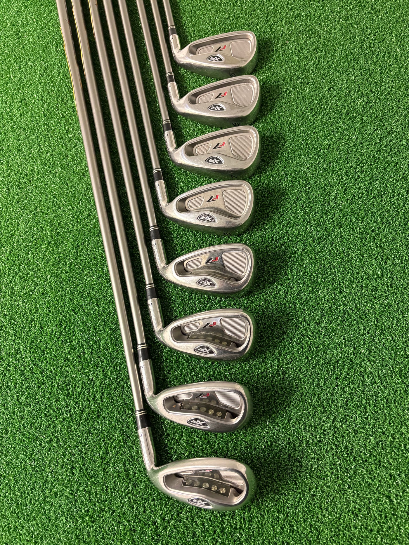 Taylormade R7 XR 5-PW + AW + SW (Regular)