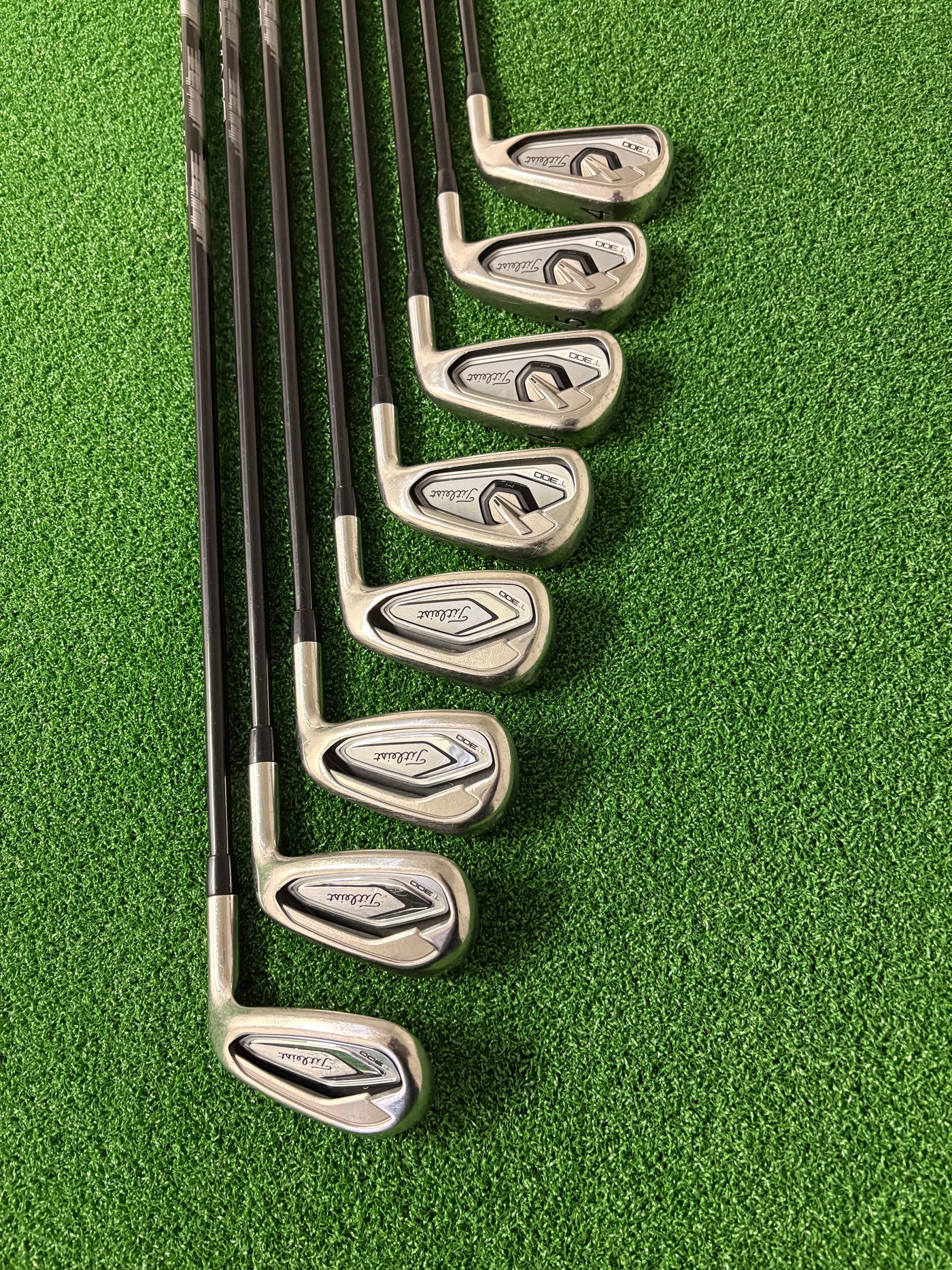 Titleist T-300 4-PW + 48* (Stiff)