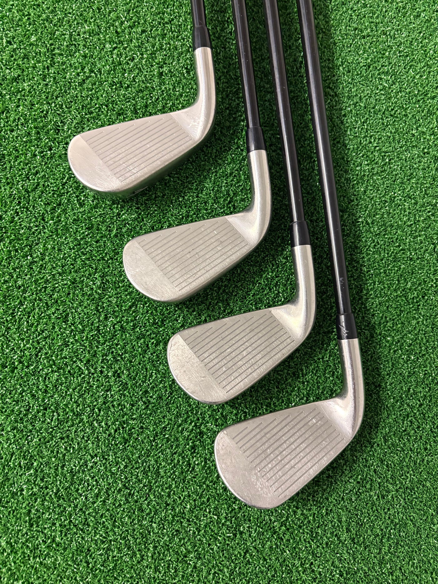 Titleist T-300 4-PW + 48* (Stiff)