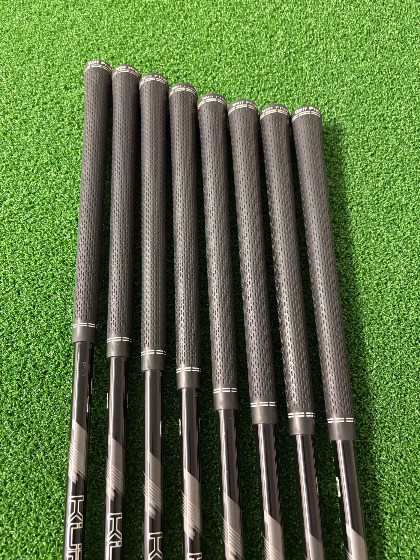 Titleist T-300 4-PW + 48* (Stiff)