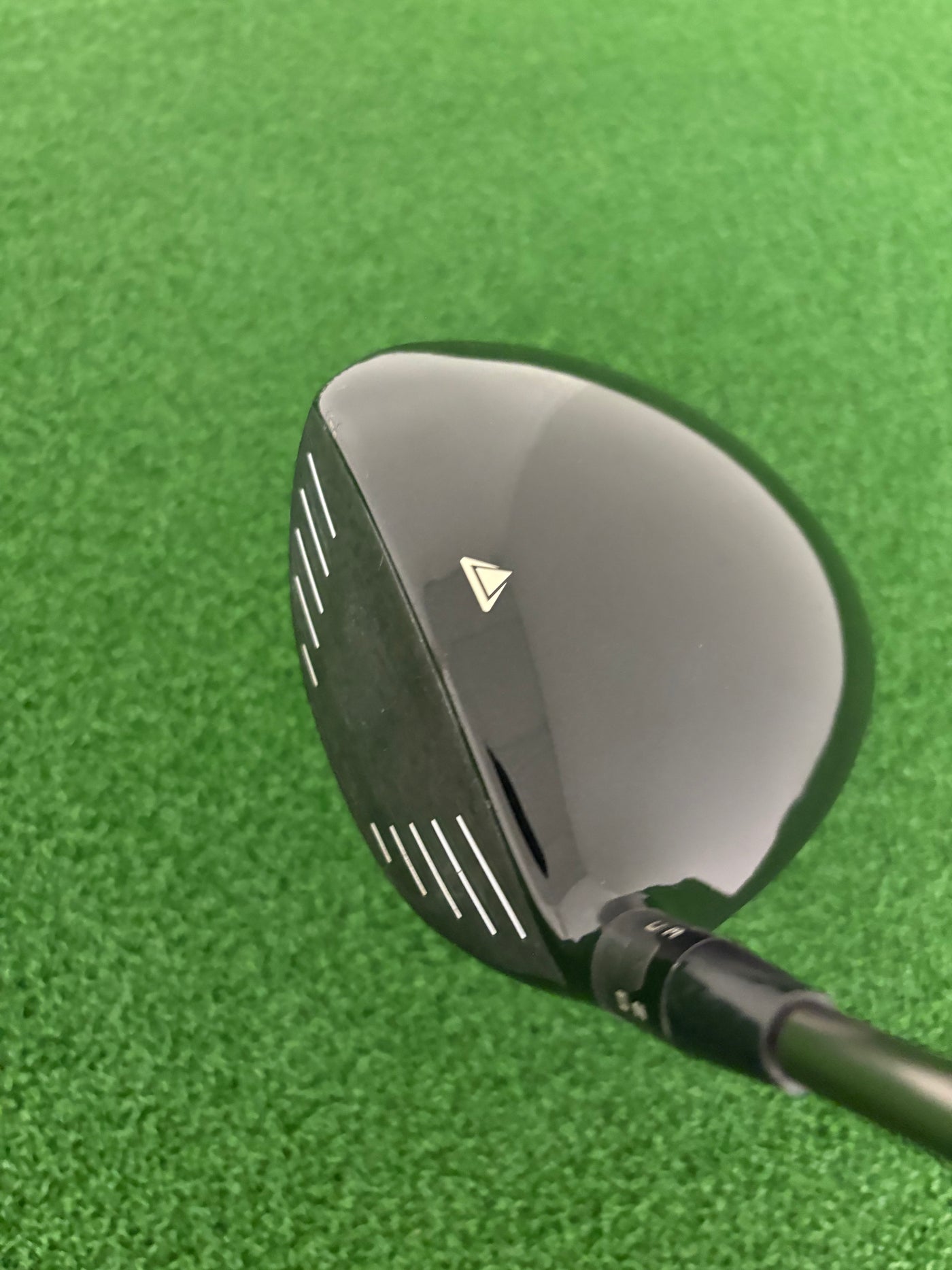 Titleist 915D2 9.5* (Stiff)