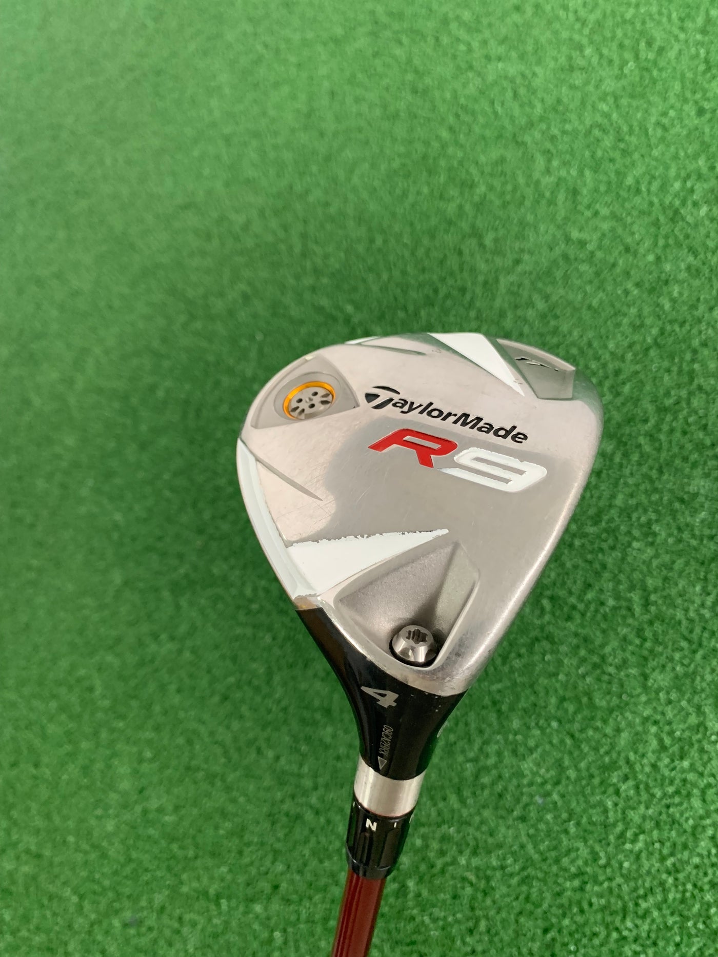 Taylormade R9 17* 4 Wood (Stiff)