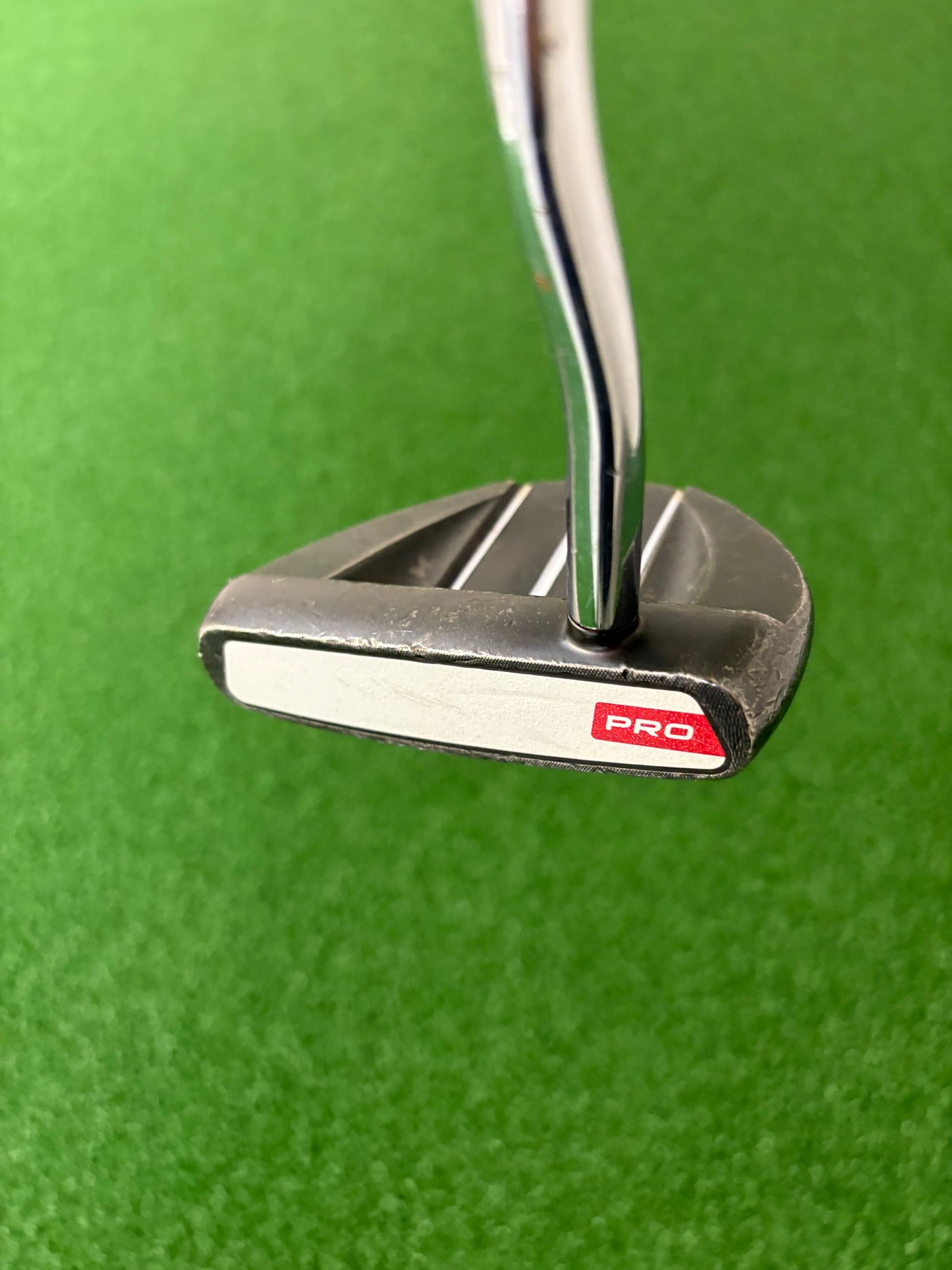 Odyssey White Hot Pro V-Line (34")