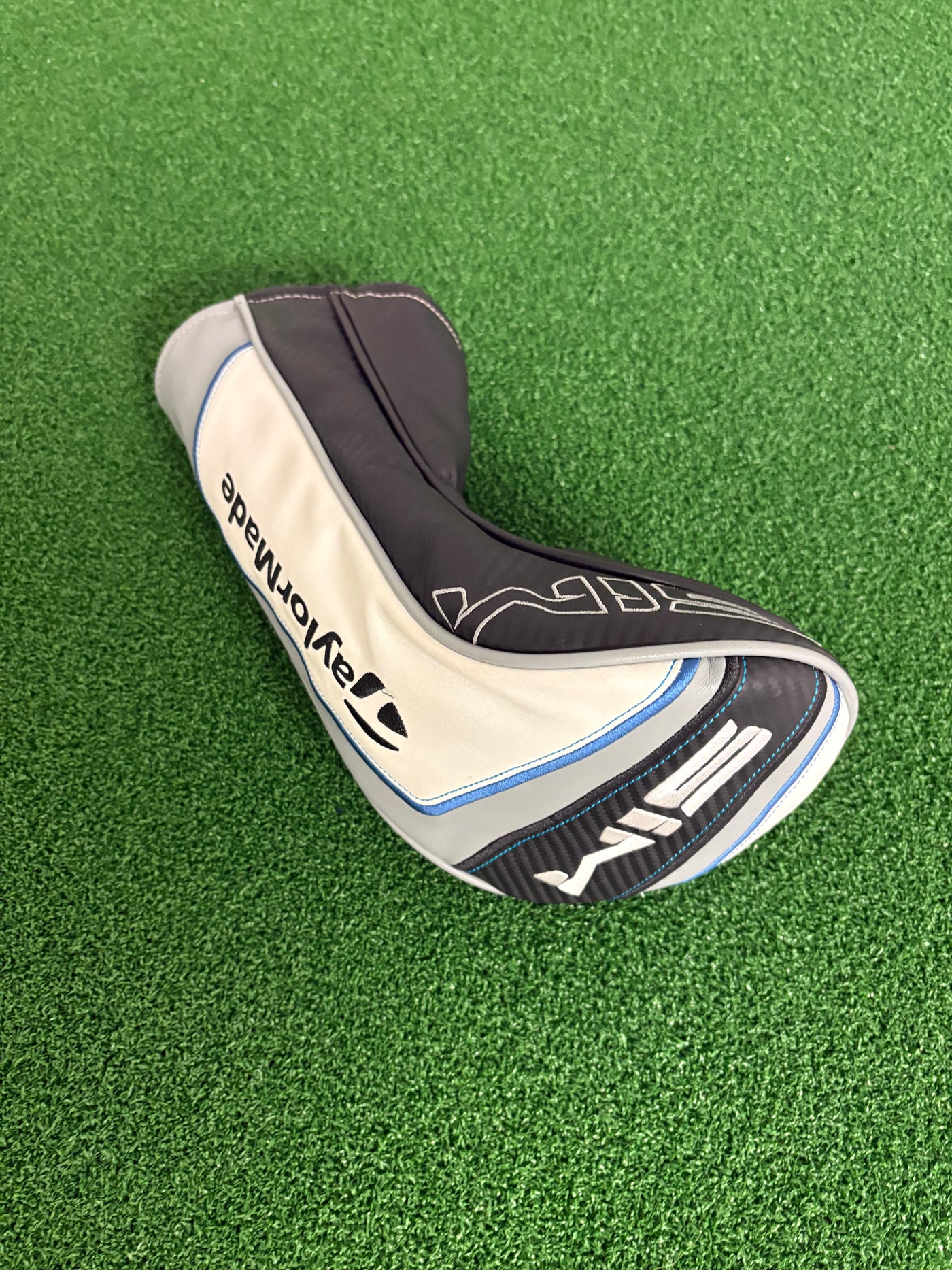 Taylormade Sim 10.5* (Stiff/Regular)