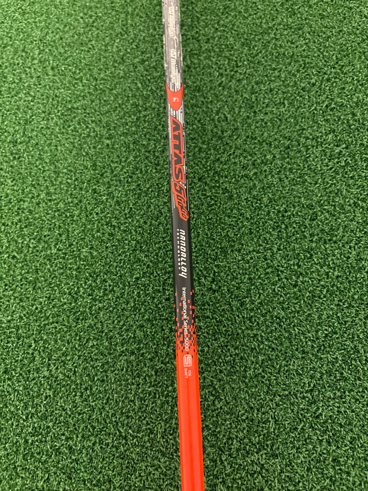 Titleist 913D3 9.5* (Stiff)