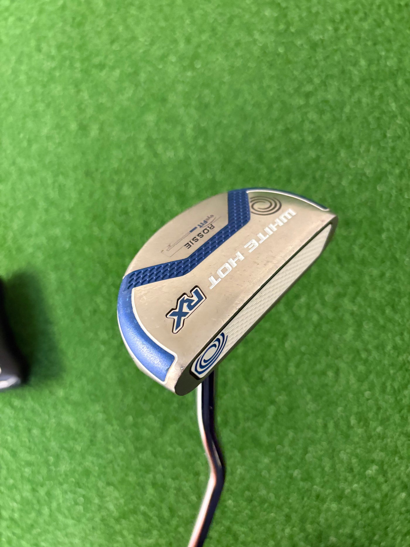 Odyssey White Hot RX Rossie (33")