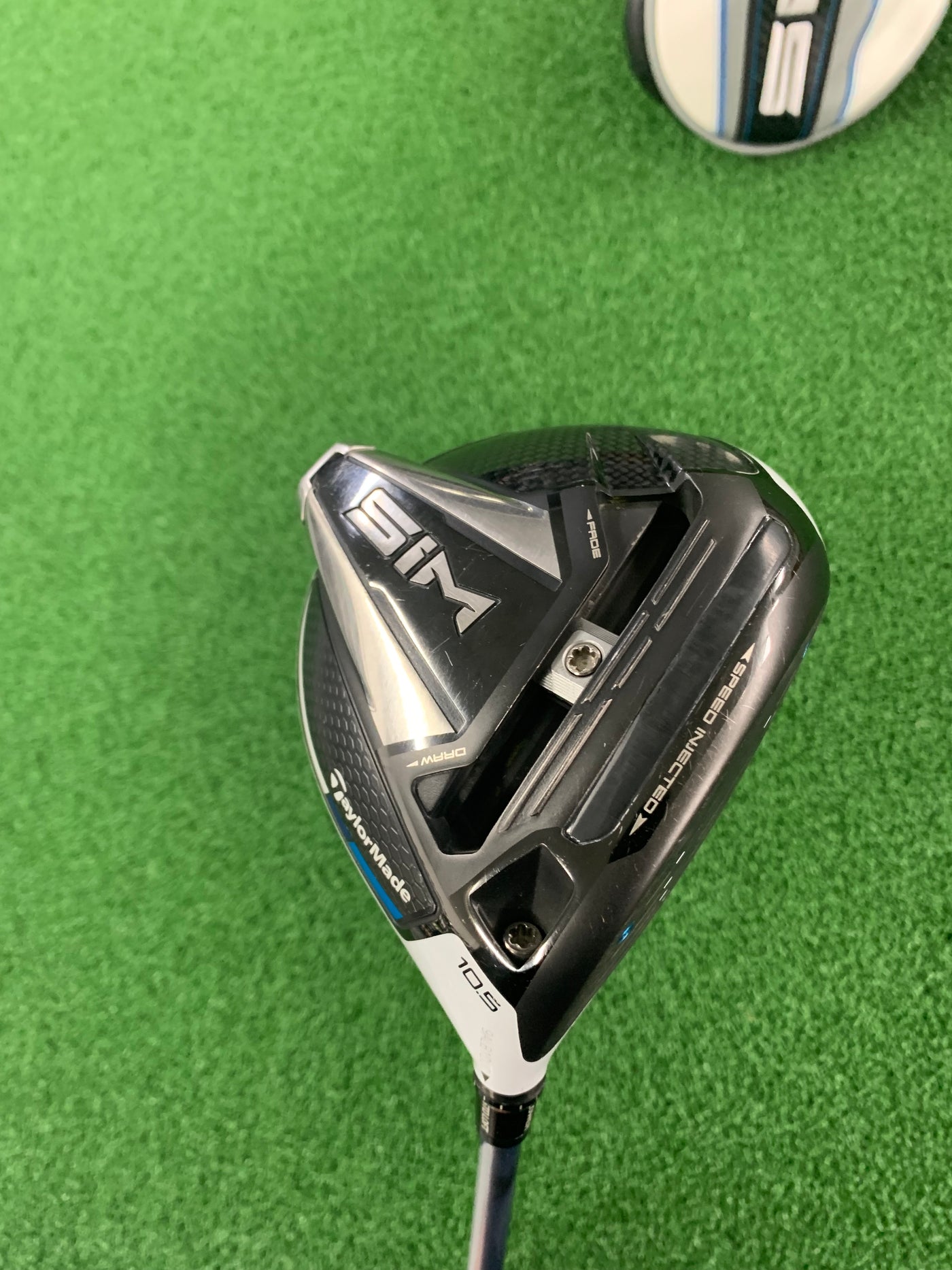 Taylormade Sim 10.5* (Stiff)