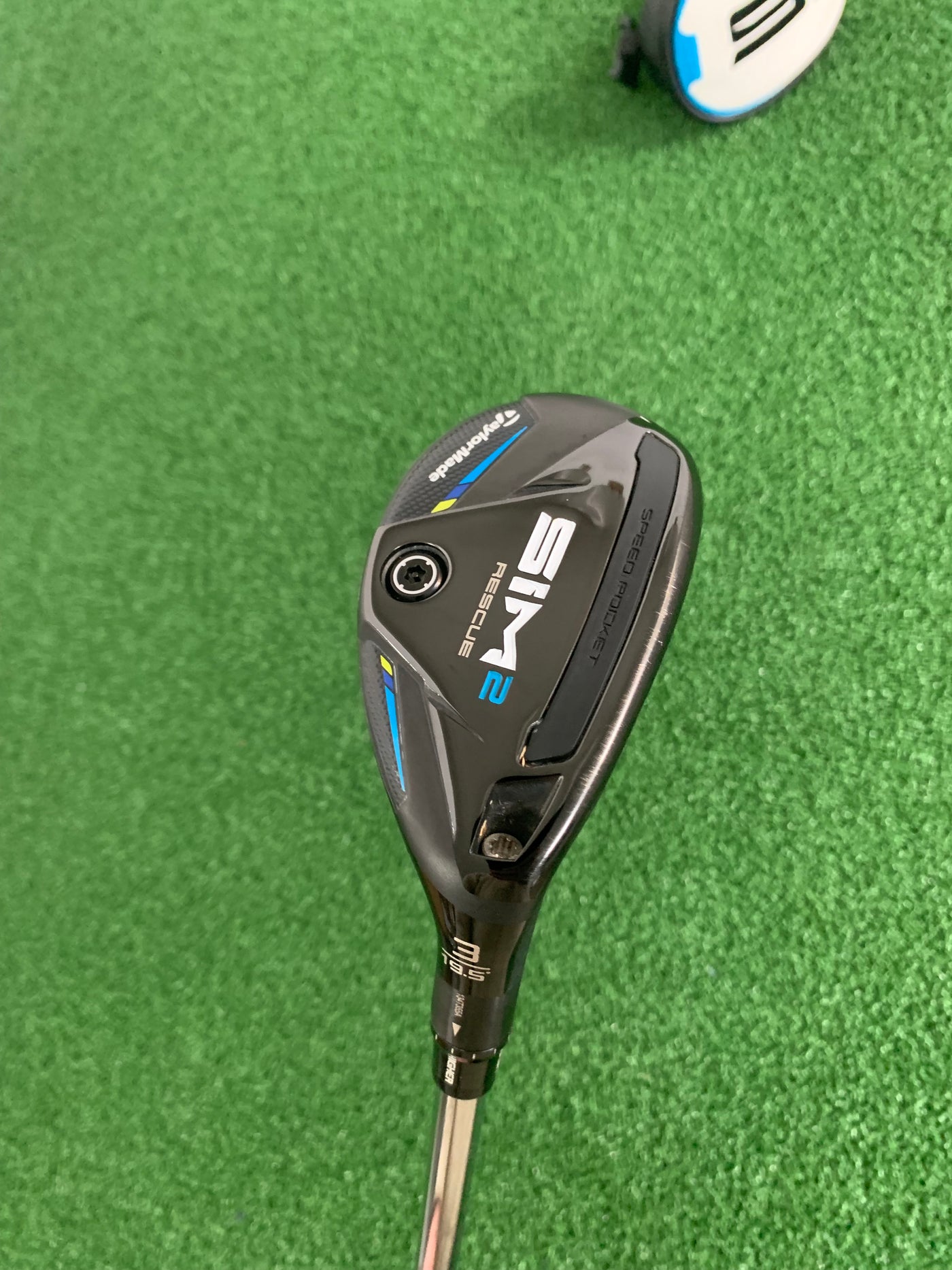 Taylormade Sim 2 Rescue 19.5* 3 Hybrid (Stiff)