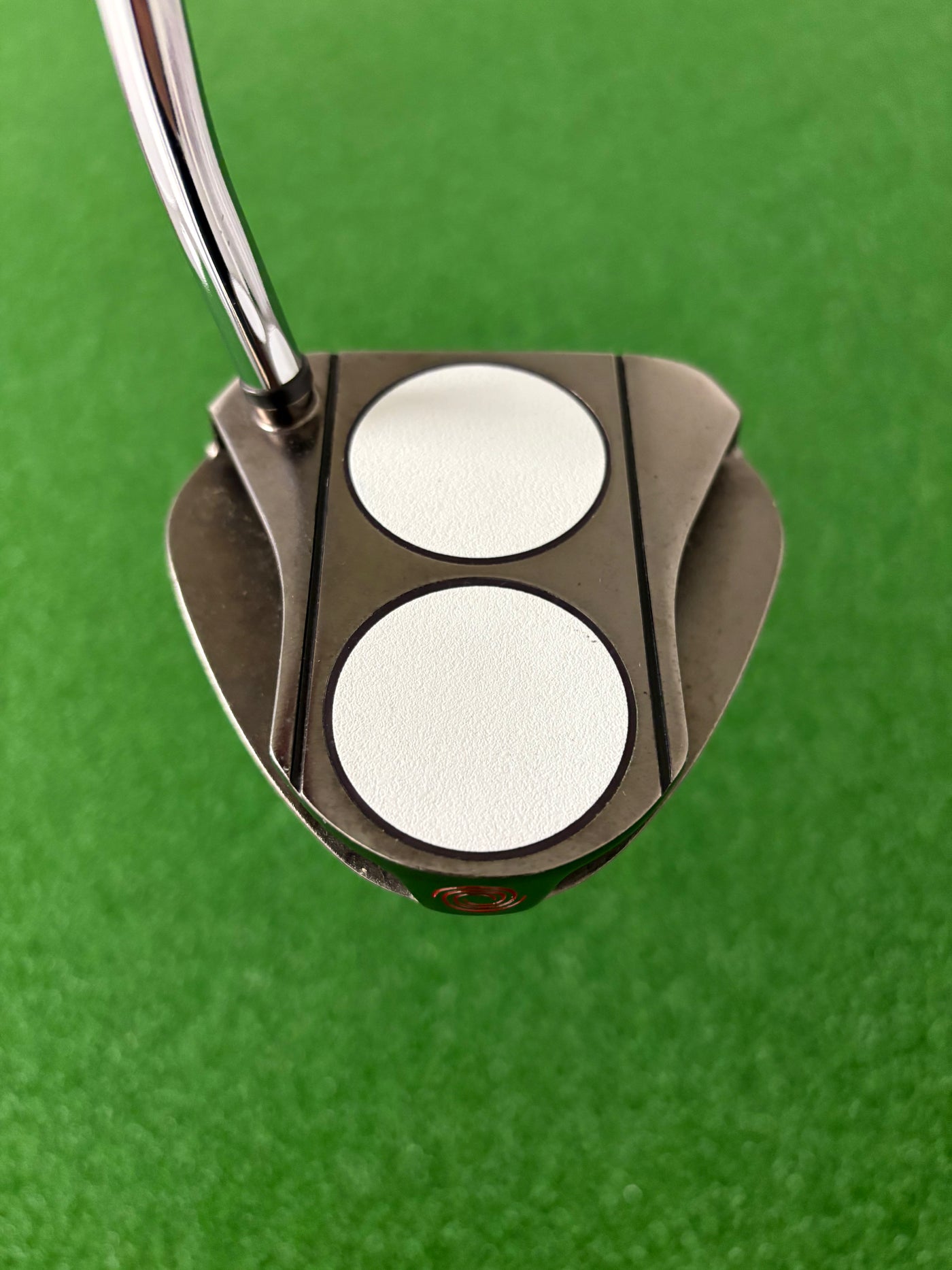 Odyssey White Ice 2-Ball V-Line (33")