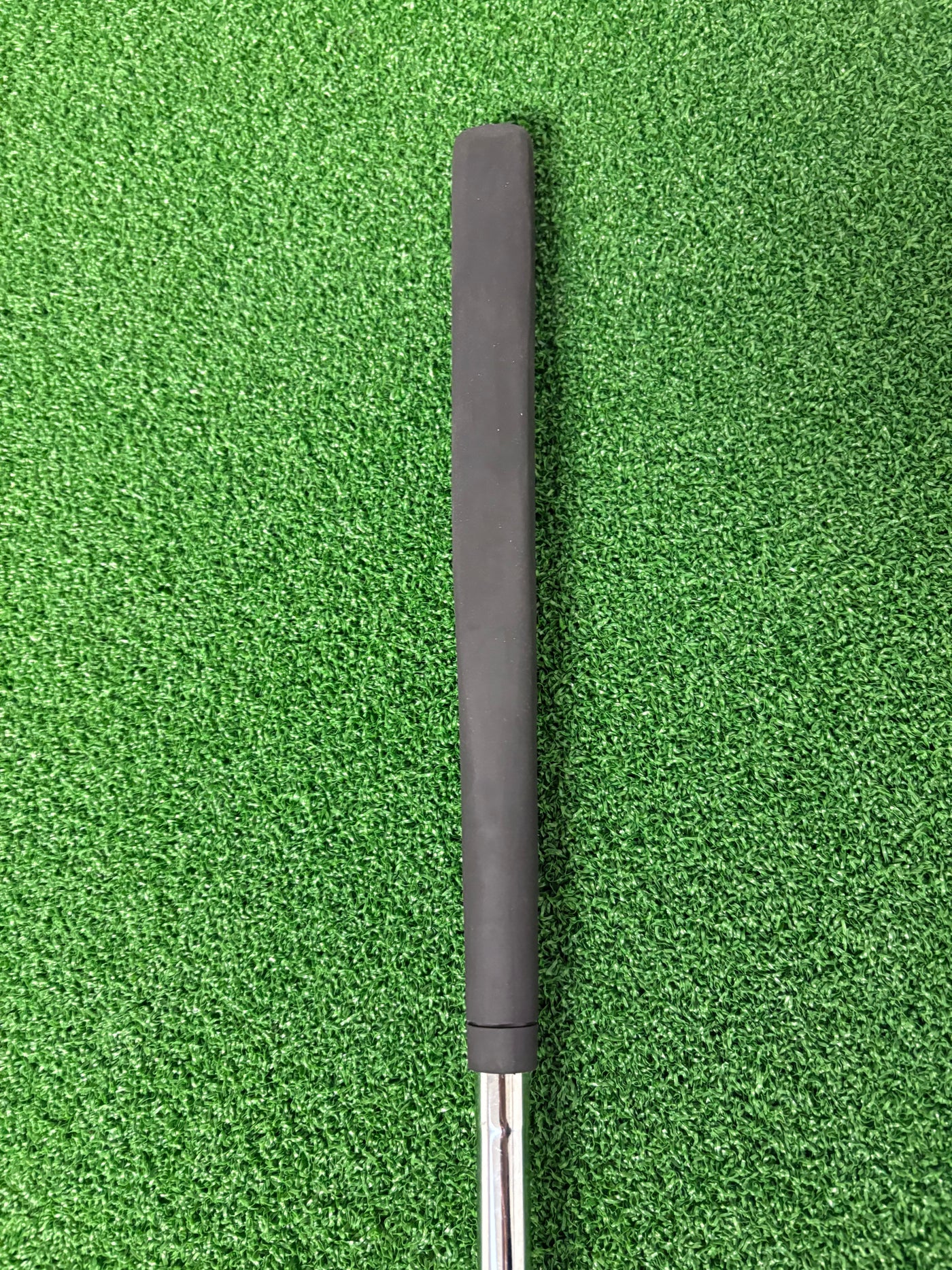 Odyssey White Ice 2-Ball V-Line (33")