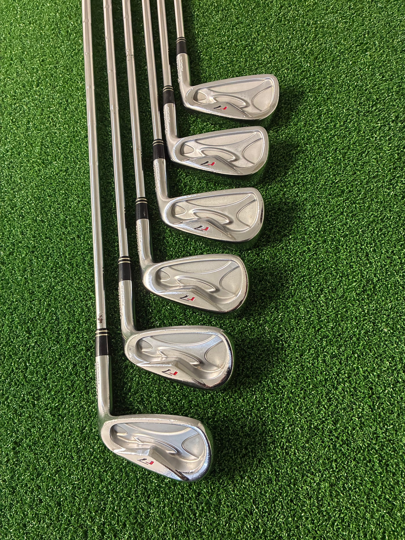 Taylormade R7 Forged  5-PW (Stiff)