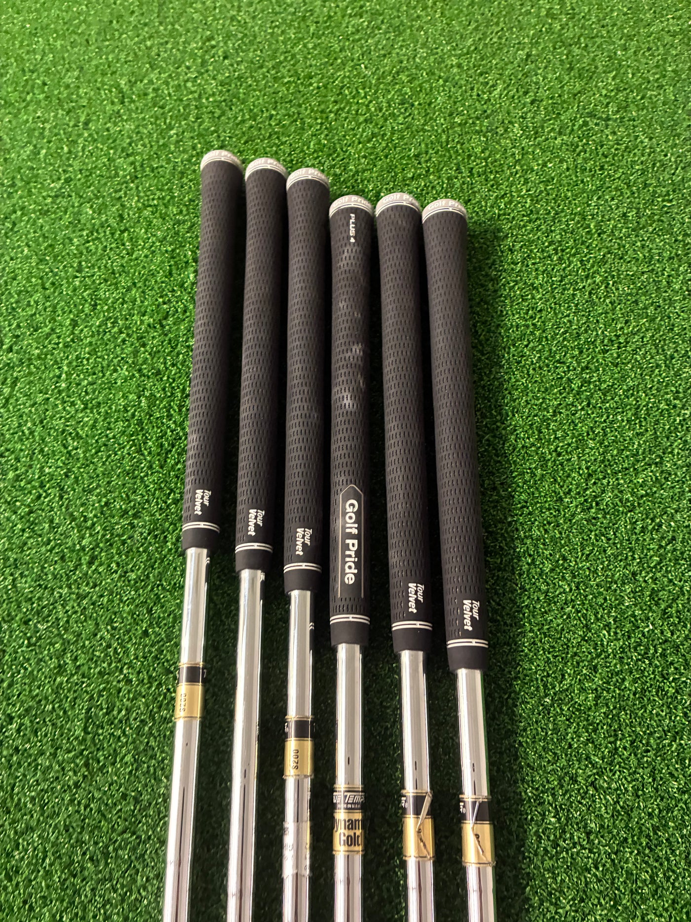 Taylormade R7 Forged  5-PW (Stiff)