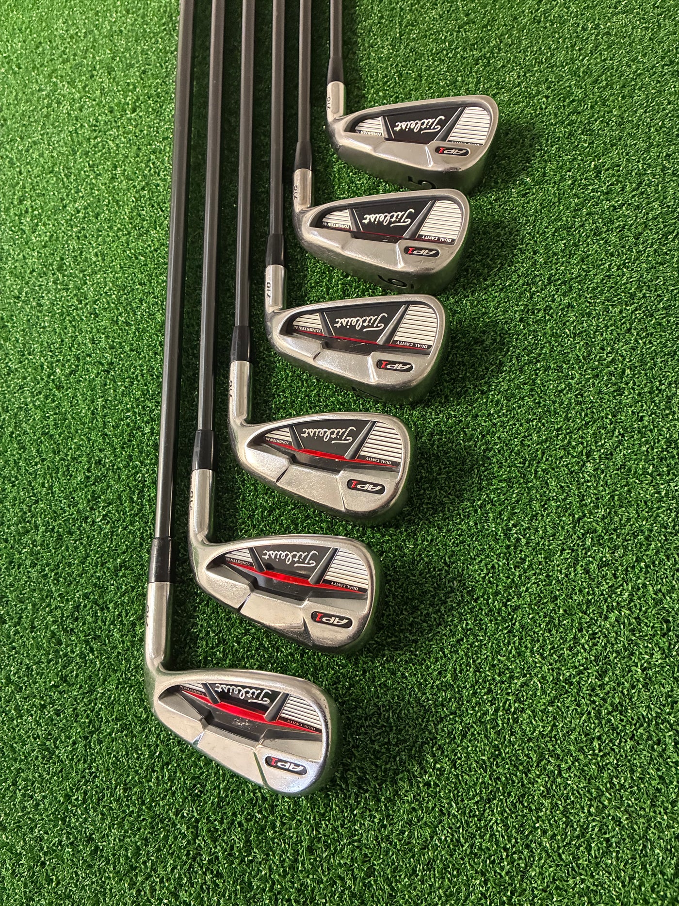 Titleist AP1 710 5-PW (Stiff)