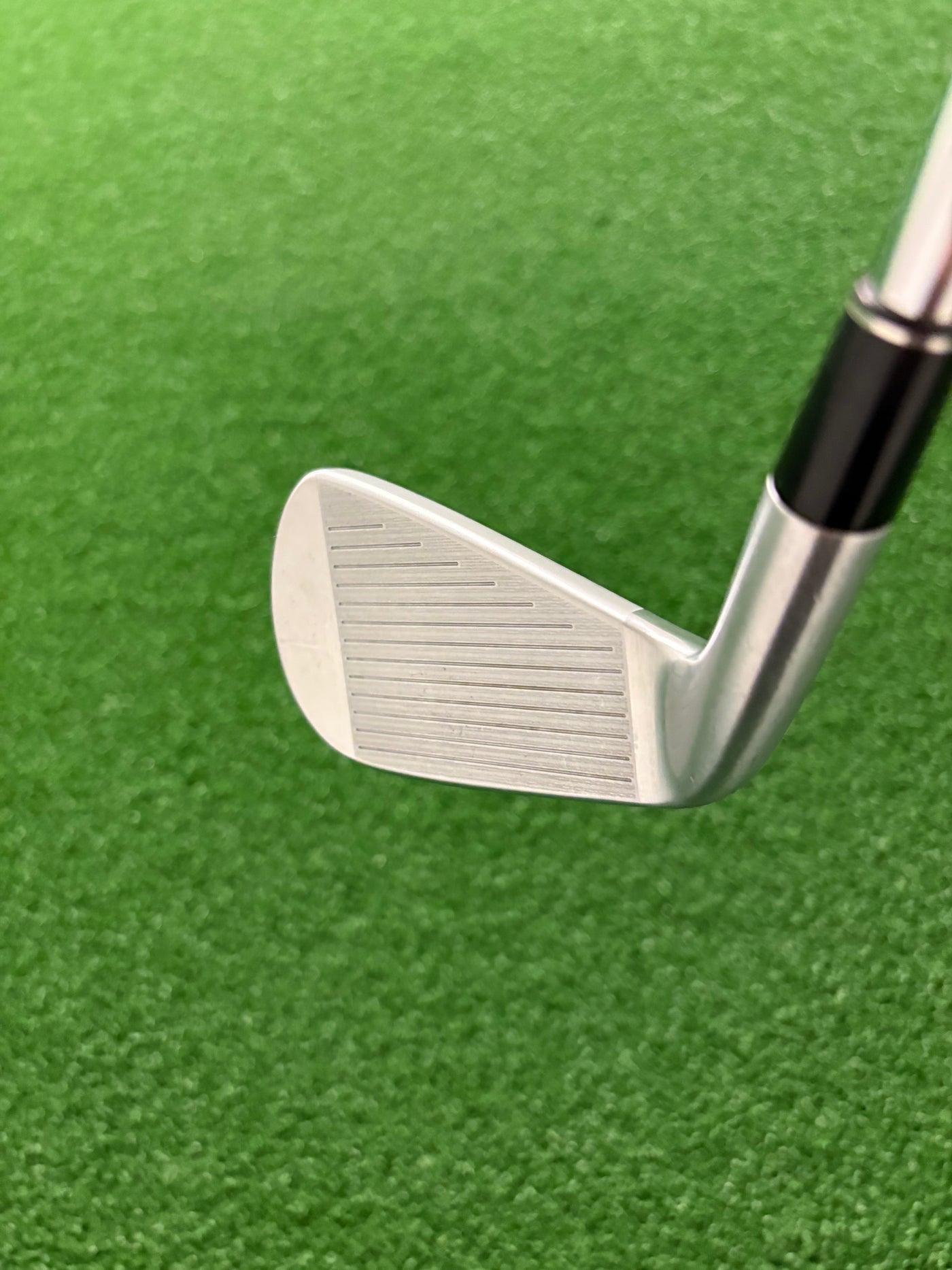 Srixon Z-U85 23* 4 Utility Iron (Stiff)