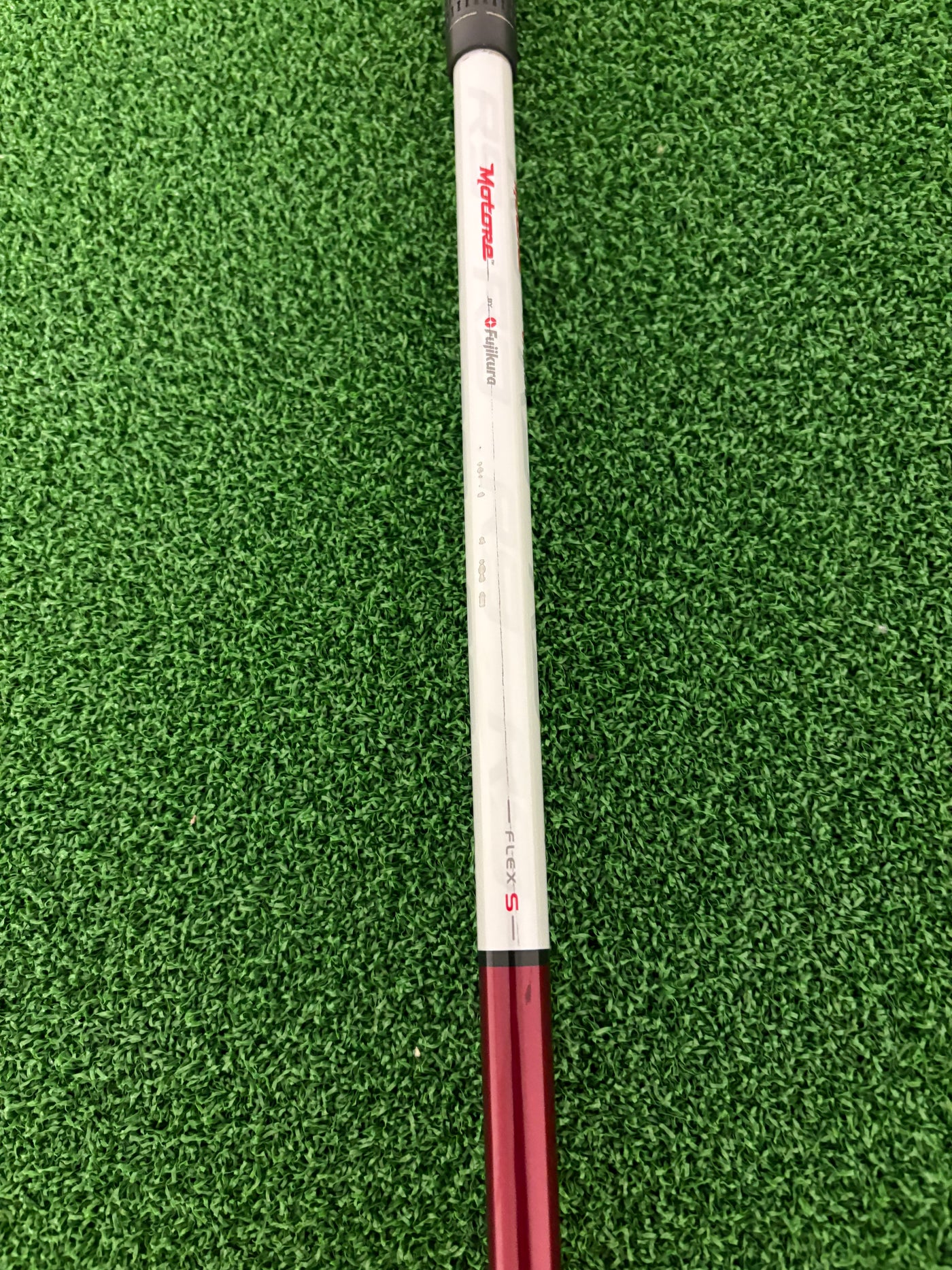 Taylormade R9 9.5* (Stiff)