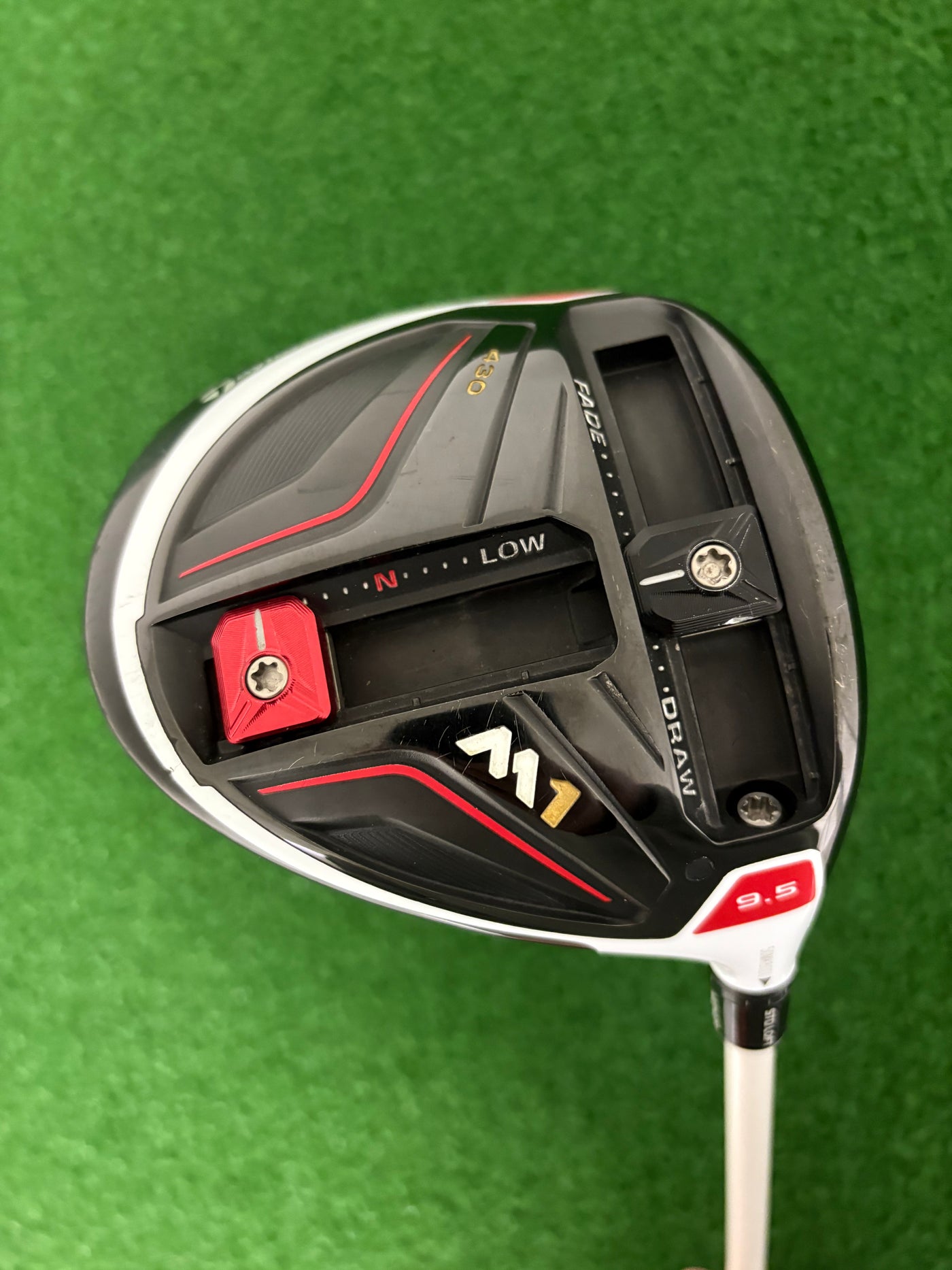 Taylormade M1 430 9.5* (Stiff)