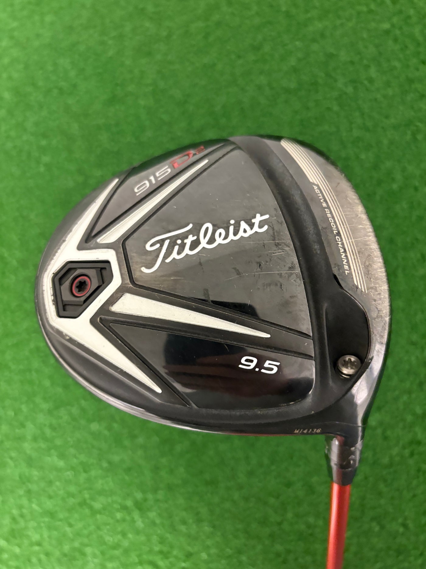 Titleist 915D2 9.5* (Stiff)