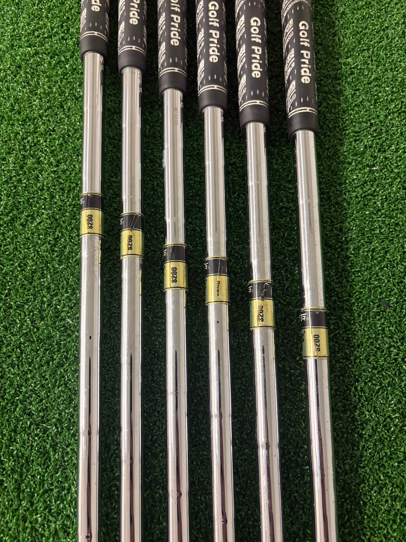 Titleist 712MB 5-PW (Stiff)