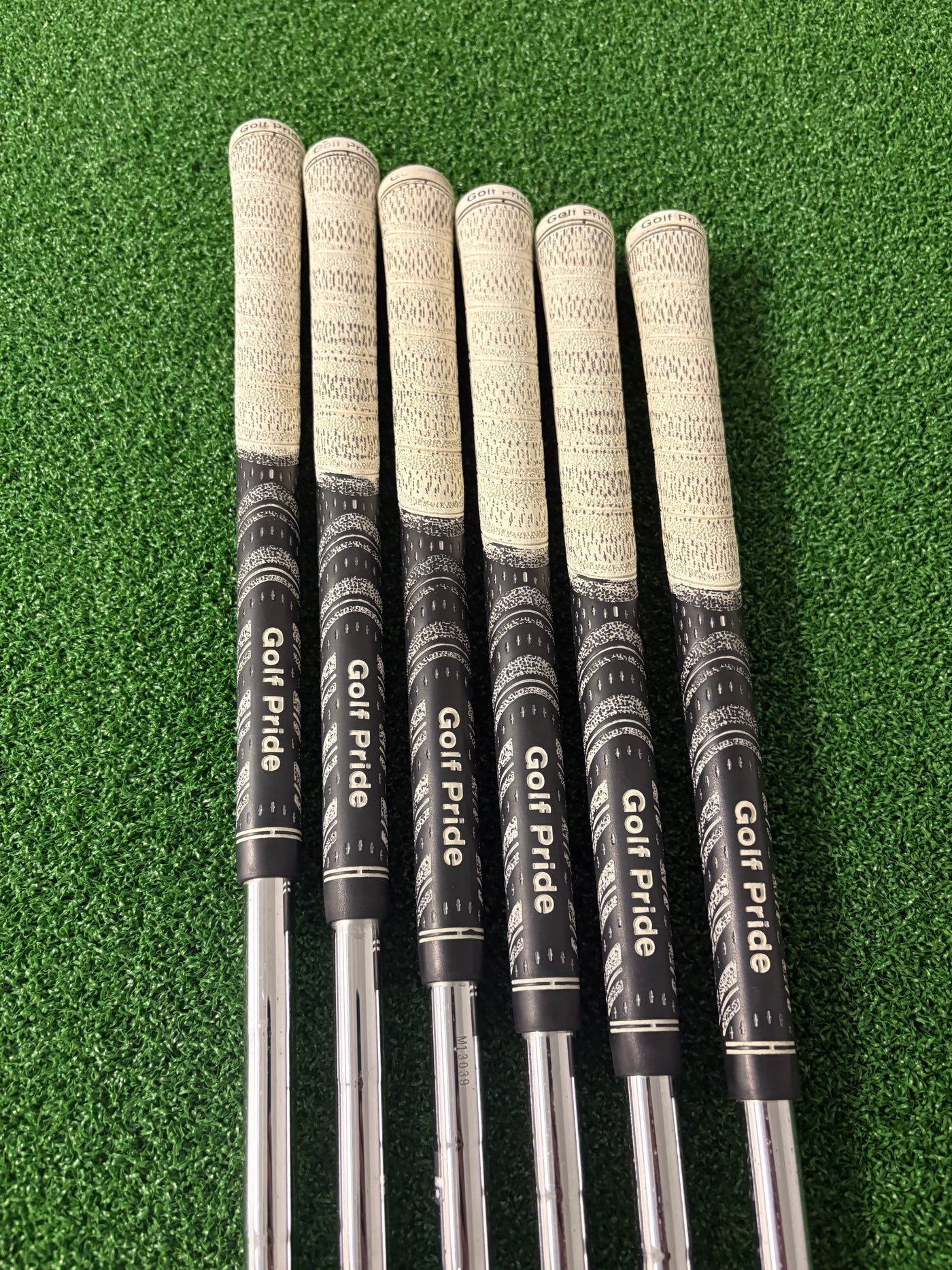 Titleist 712MB 5-PW (Stiff)