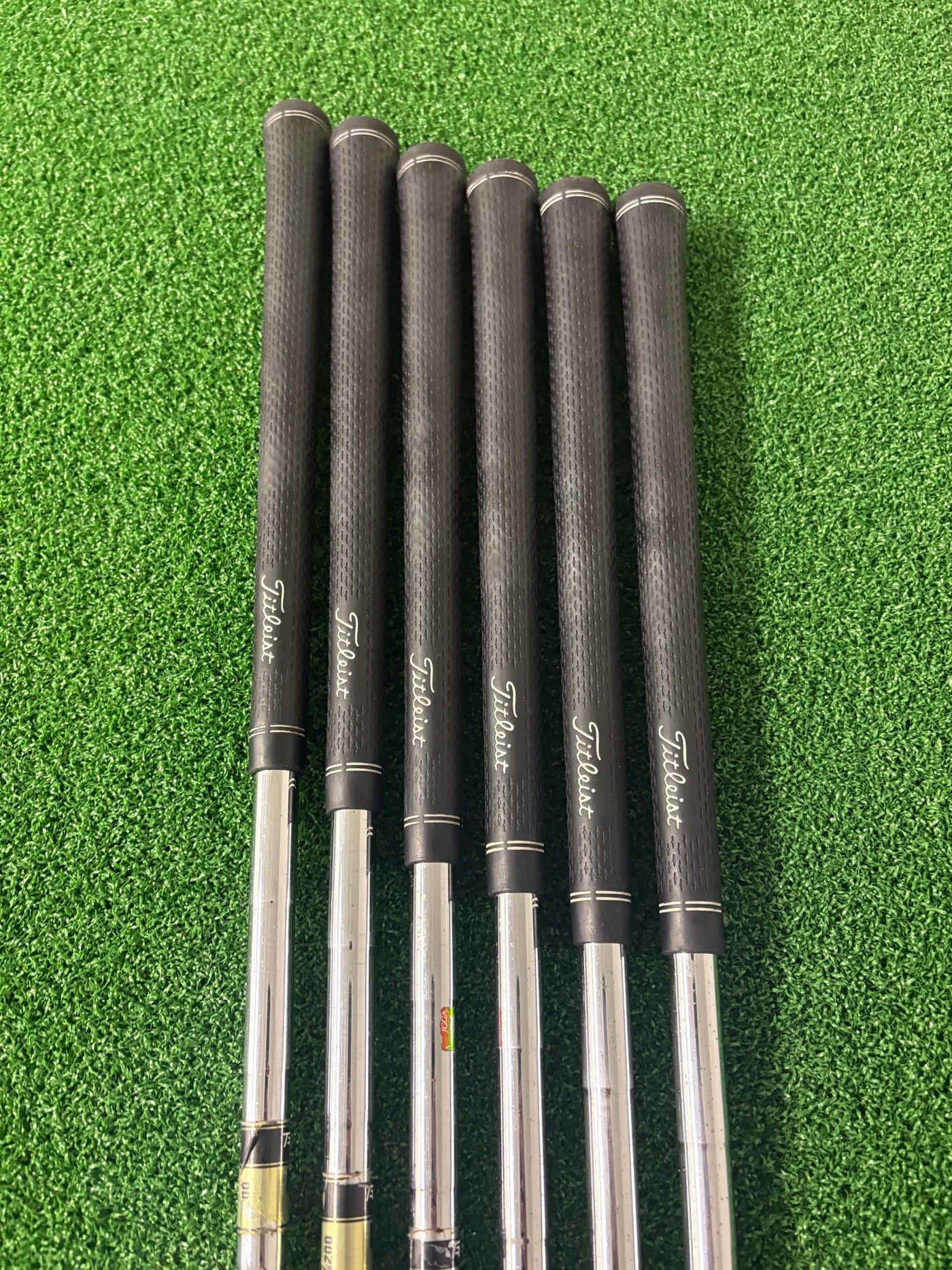 Titleist 714MB 5-PW (Stiff) LEFT HAND